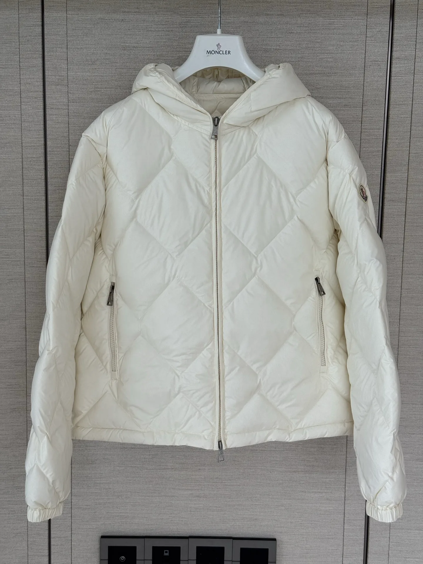 Куртки И Пуховики Женские Moncler 18603370