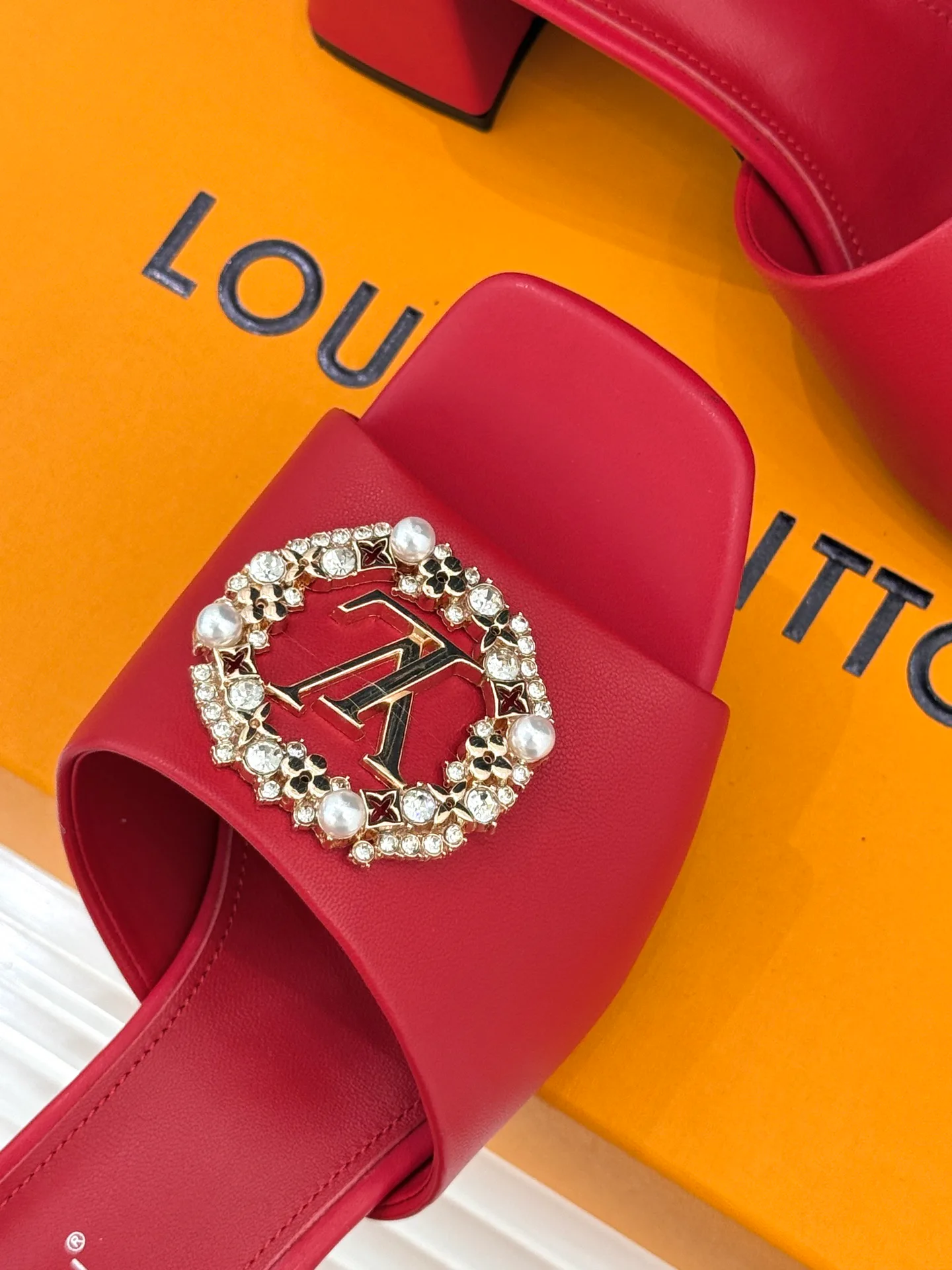 Босоножки Женские Louis Vuitton 2768105