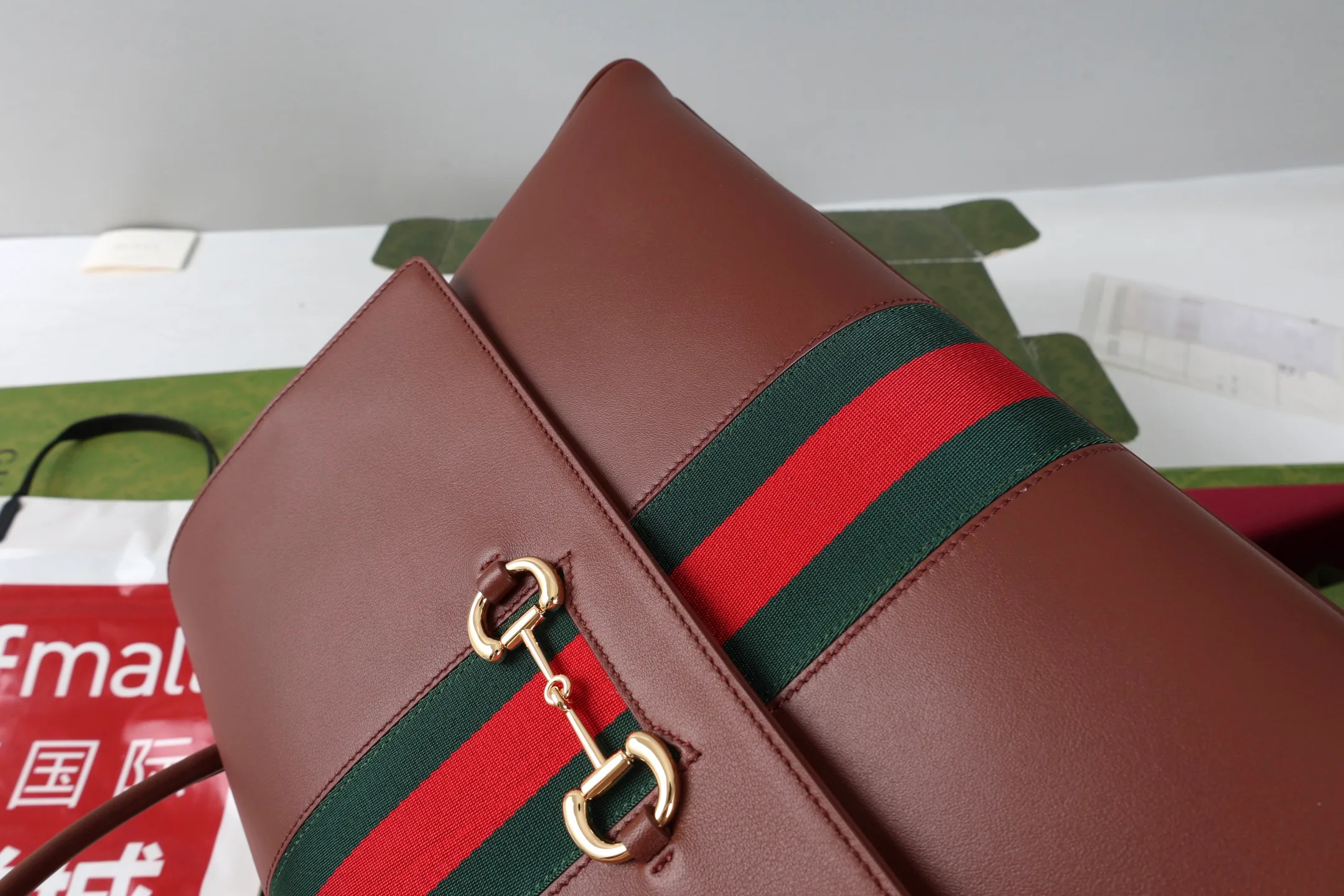 Классические Сумки Женские Gucci 18250586