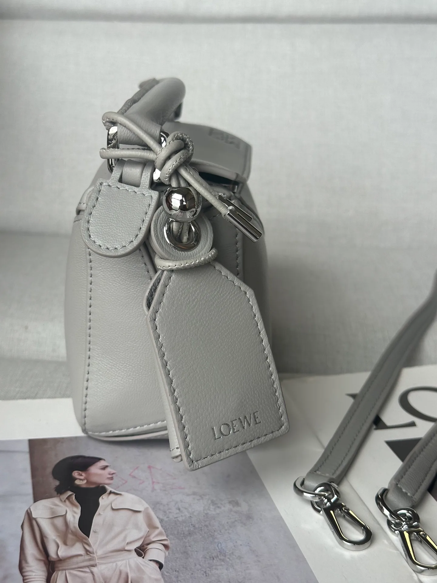 Классические Сумки Женские Loewe 16839126