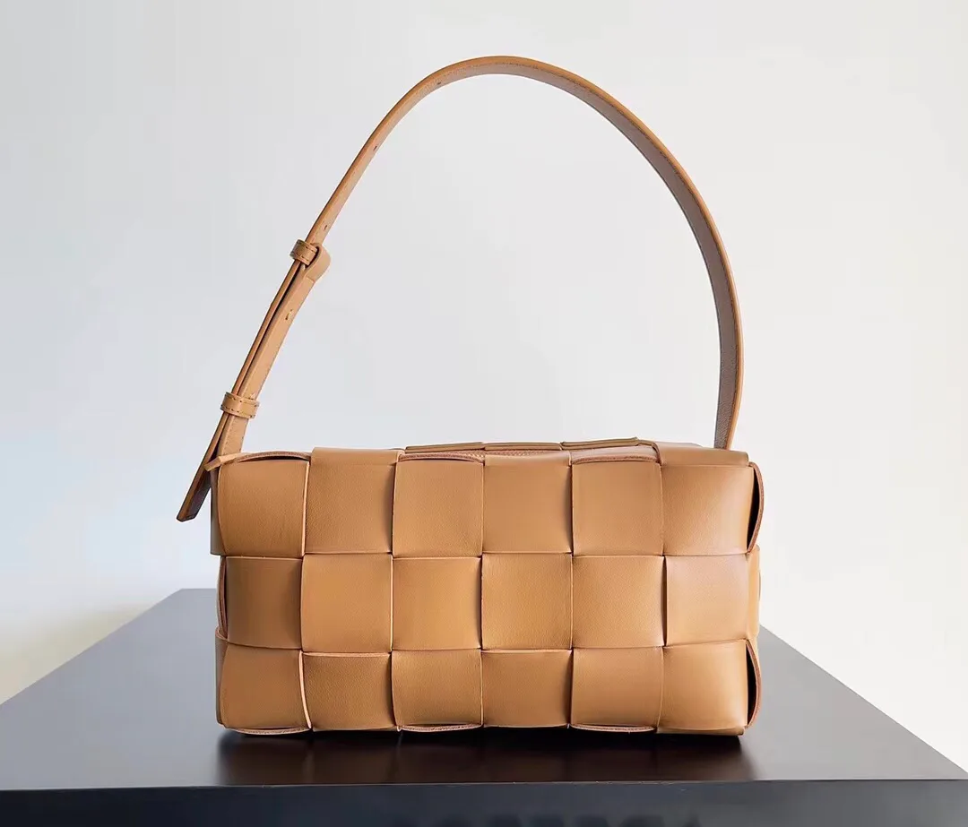 Сумки На Ремне Женские Bottega Veneta 11922463