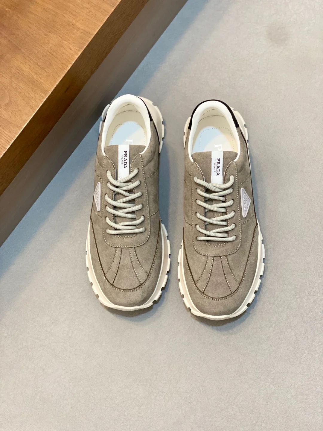 Кроссовки Женские Prada 18274628