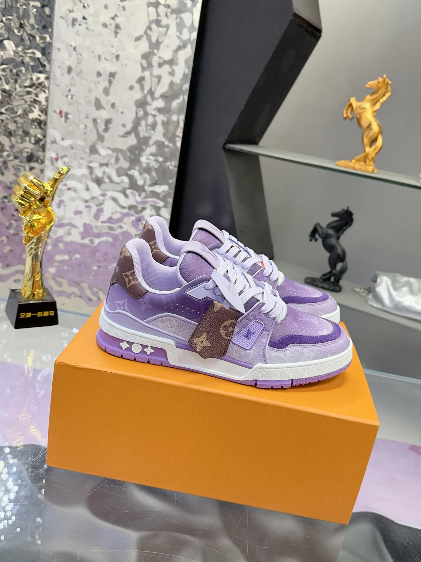 Кроссовки Женские Louis Vuitton 11674113