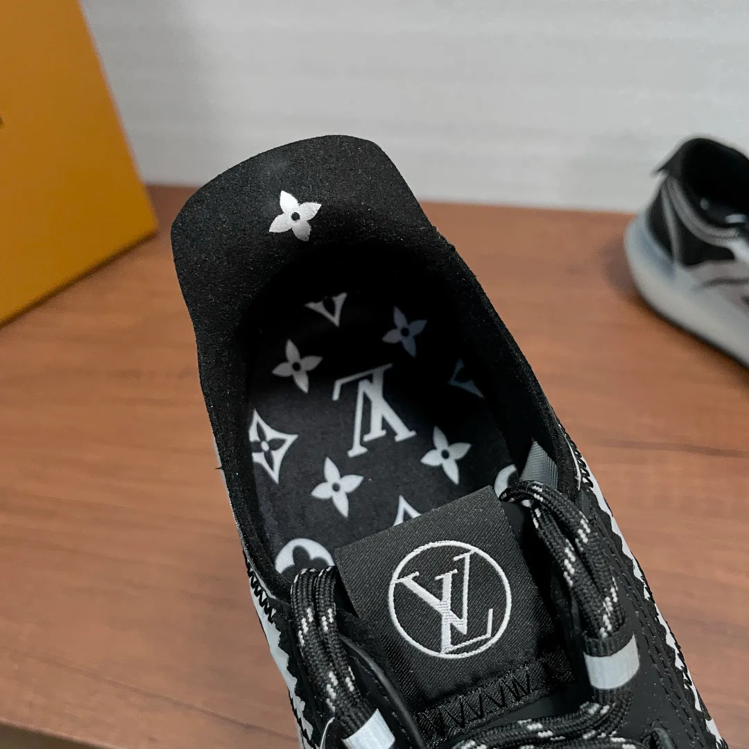 Кроссовки Женские Louis Vuitton 17542558