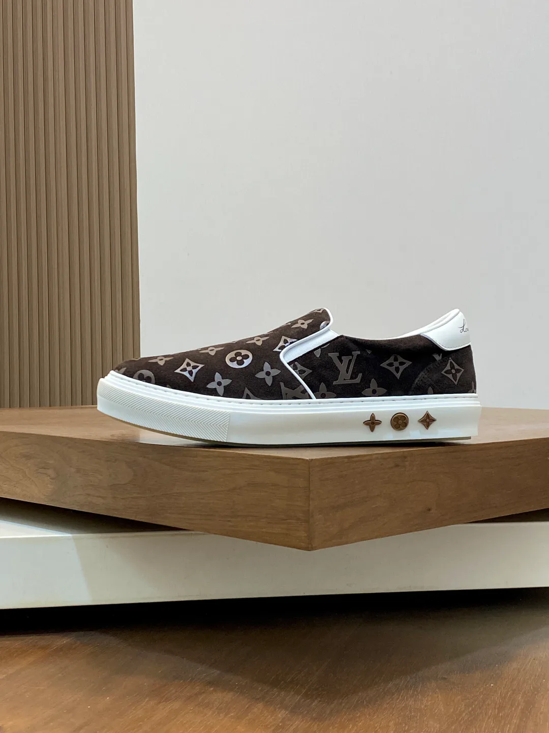 Кроссовки Мужские Louis Vuitton 17934200