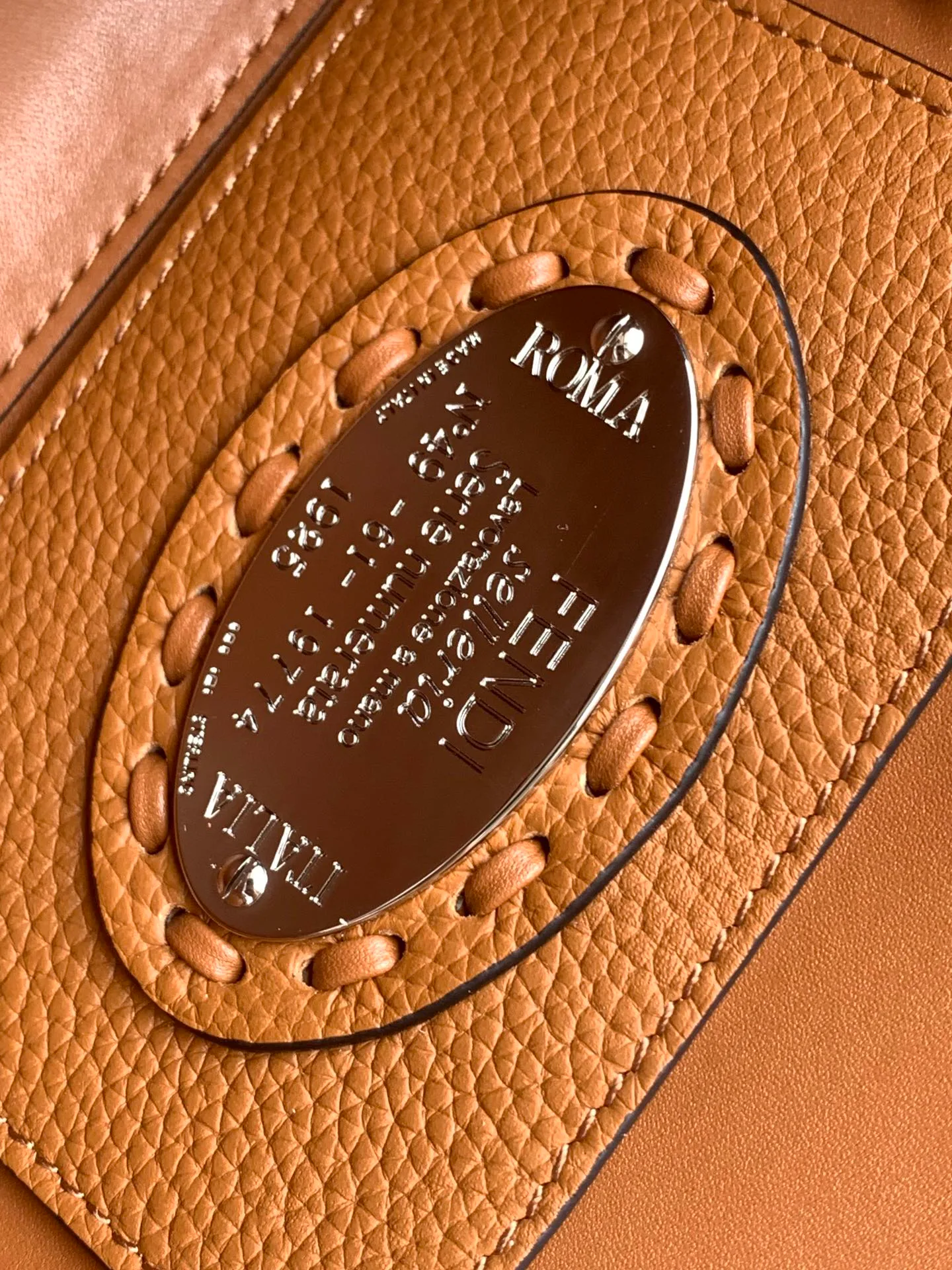 Классические Сумки Женские Fendi 12718229