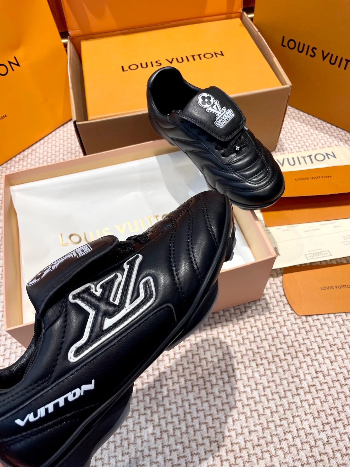 Кроссовки Женские Louis Vuitton 33440