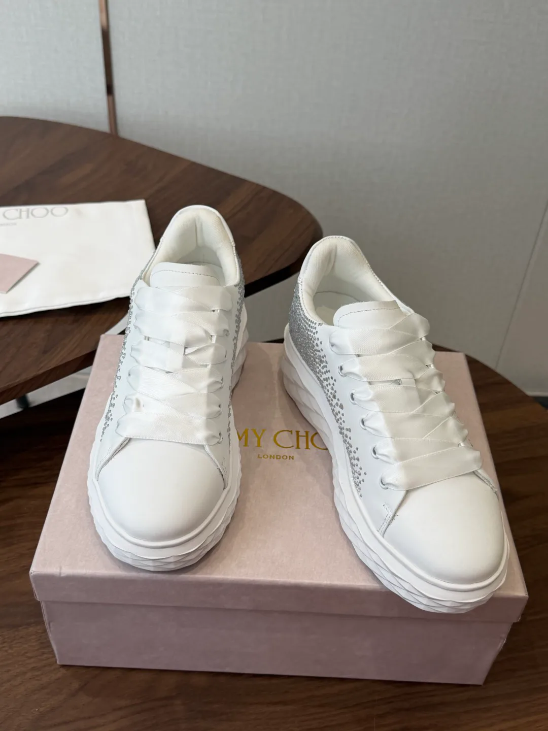 Кроссовки Женские Jimmy Choo 17923007