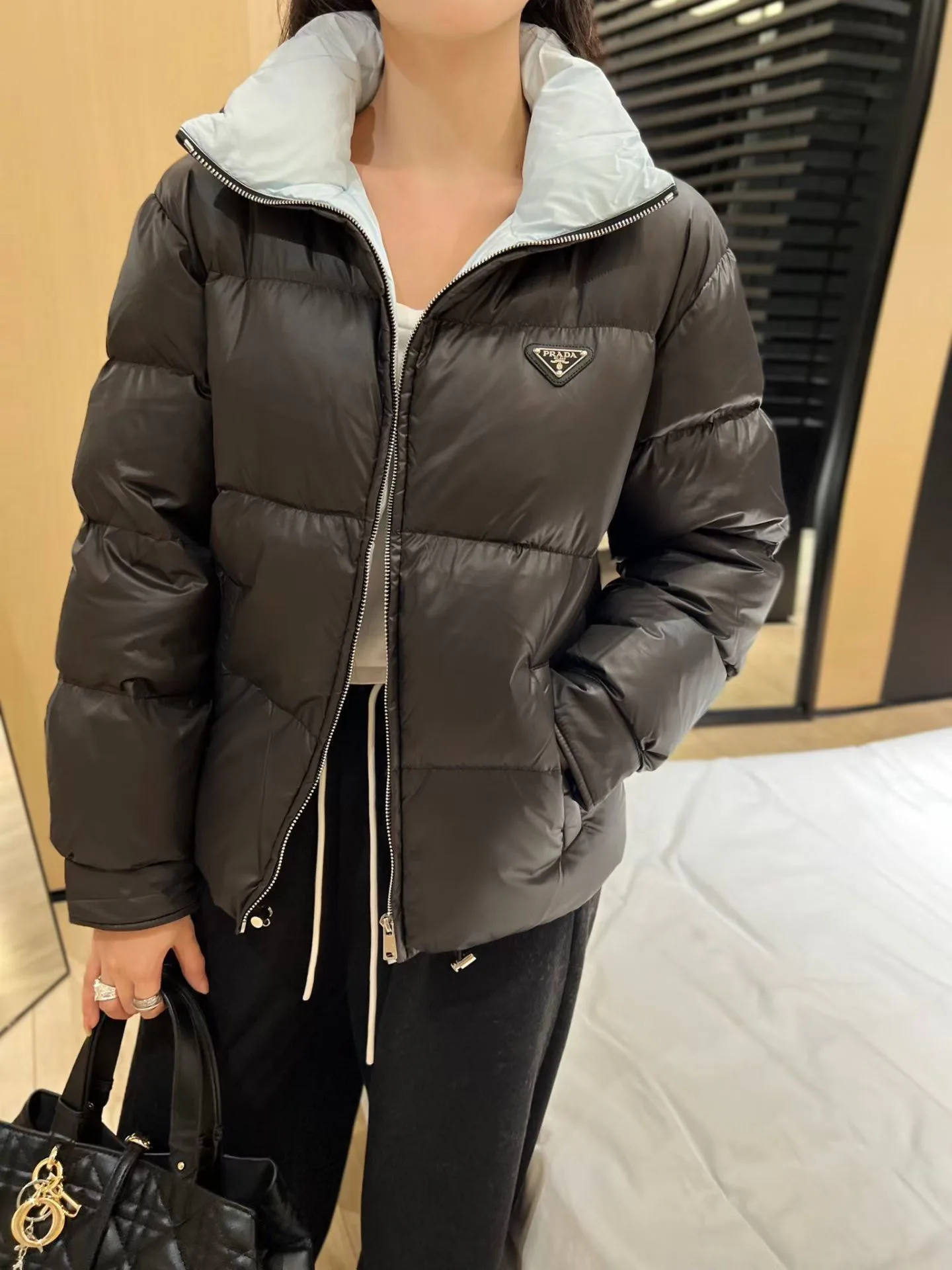 Куртки И Пуховики Женские Prada 18428902