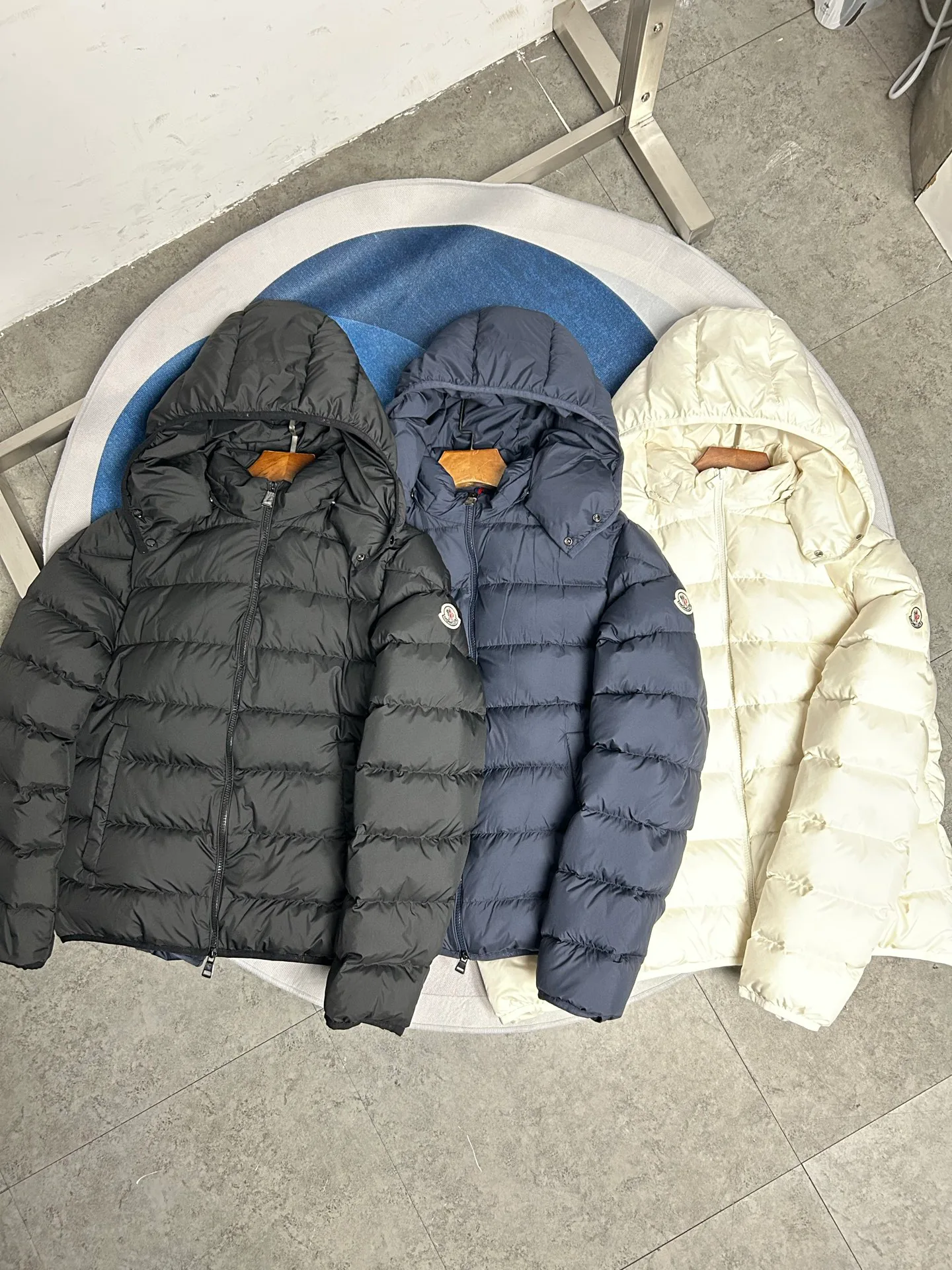 Куртки И Пуховики Женские Moncler 19202364