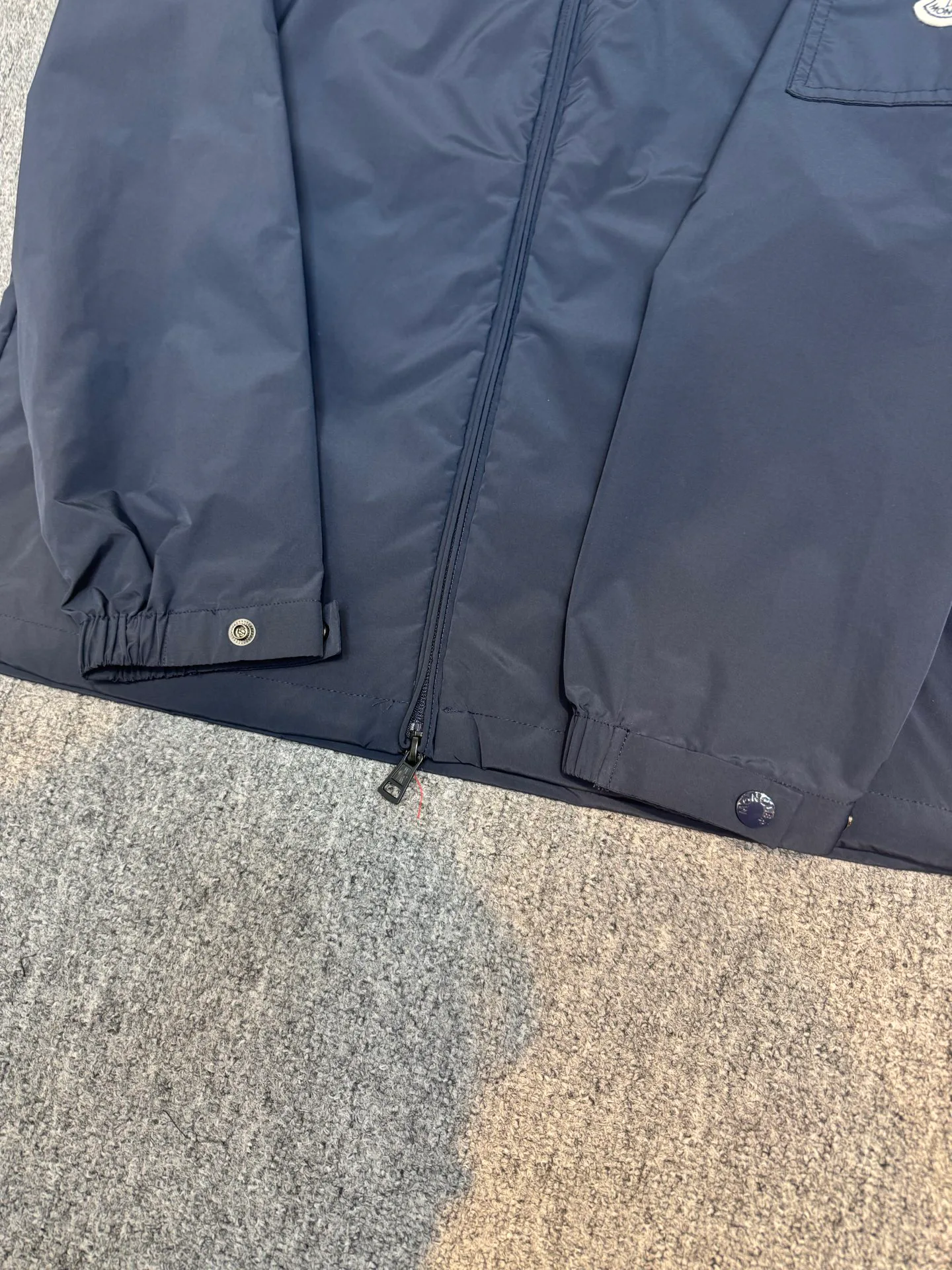 Куртки И Пуховики Мужские Moncler 13137532