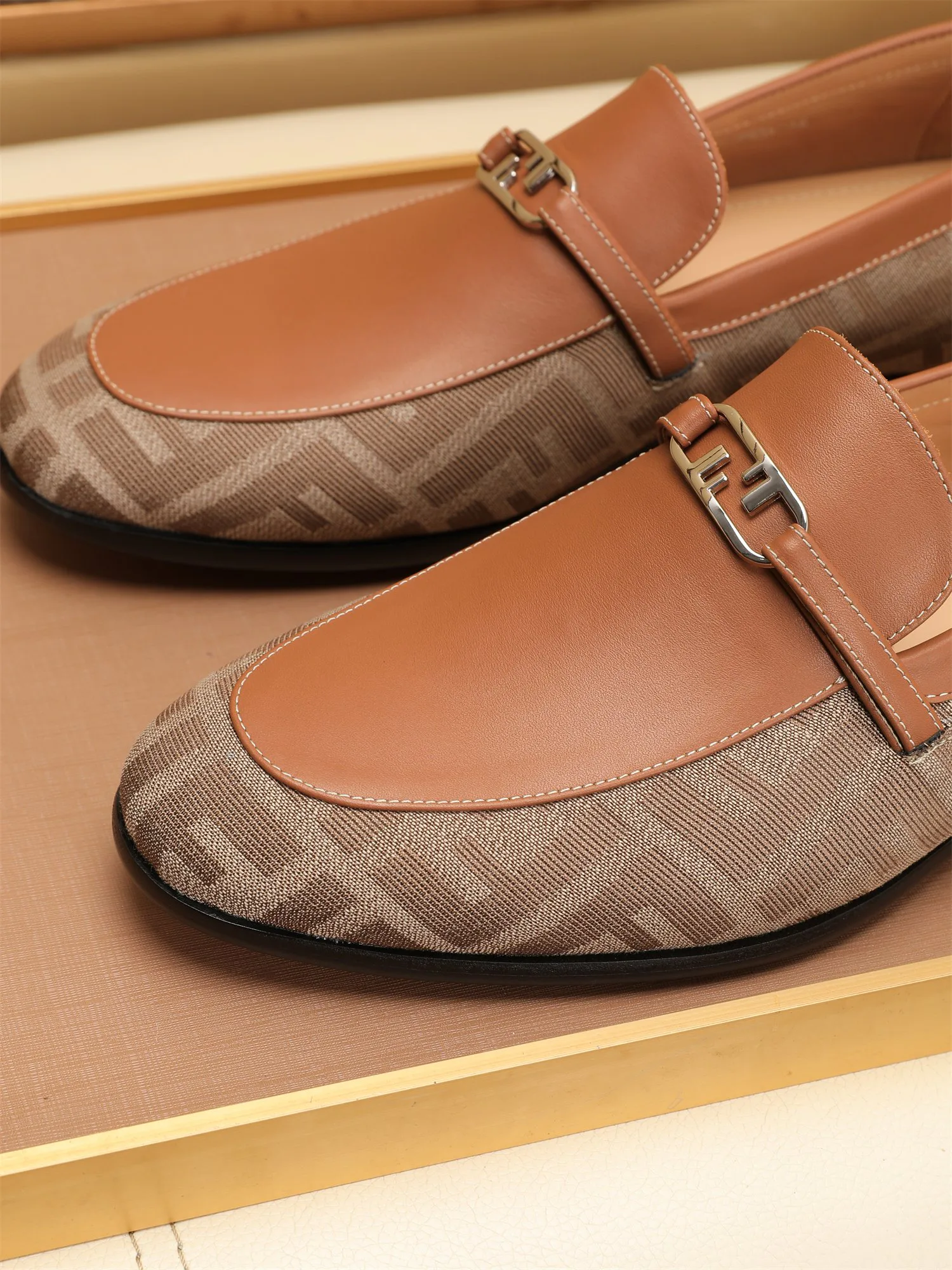 Лоферы И Туфли Мужские Fendi 1697483