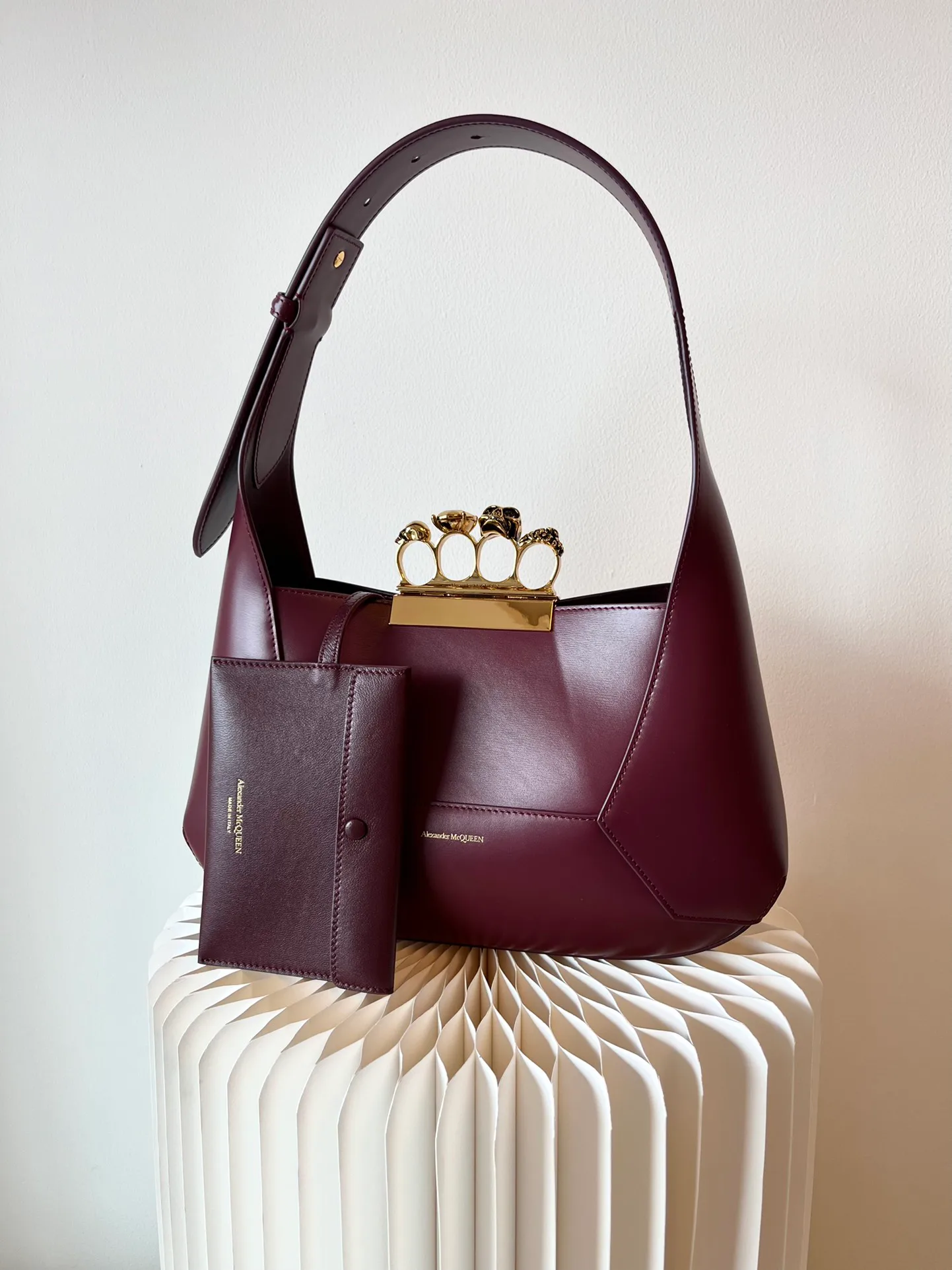Классические Сумки Женские Alexander Mcqueen 11472512