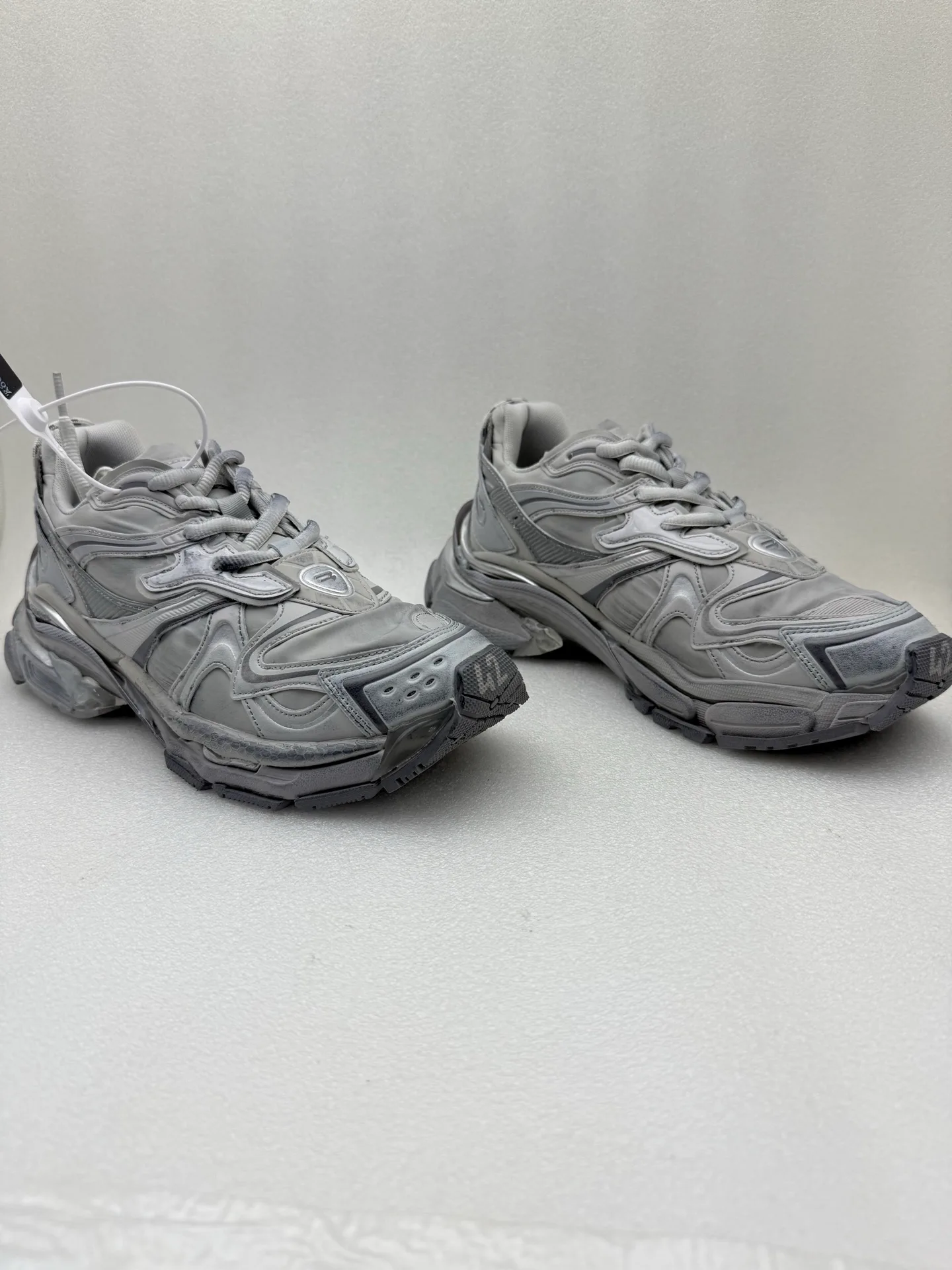 Кроссовки Женские Balenciaga 18589195