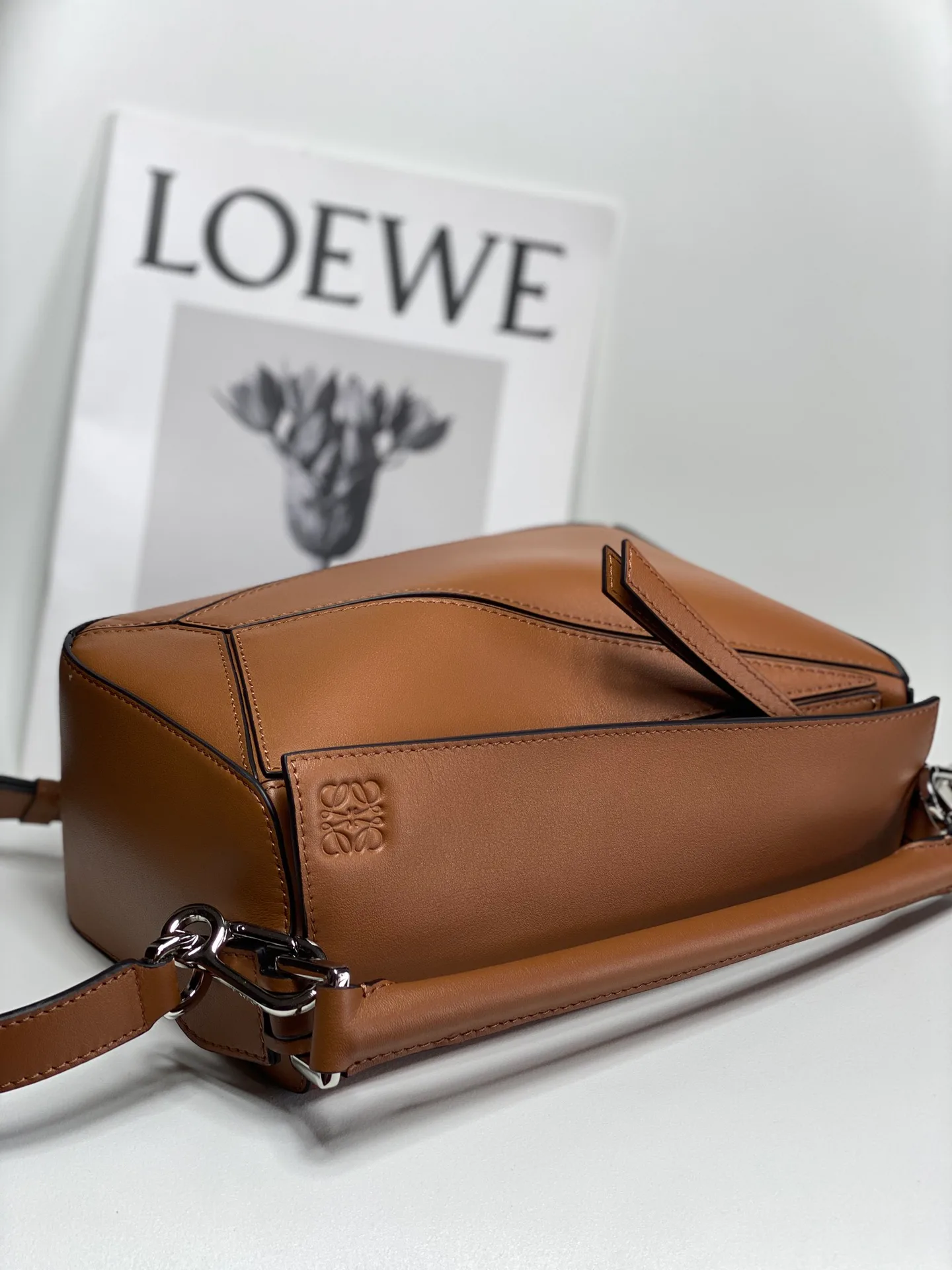 Классические Сумки Женские Loewe 13339545