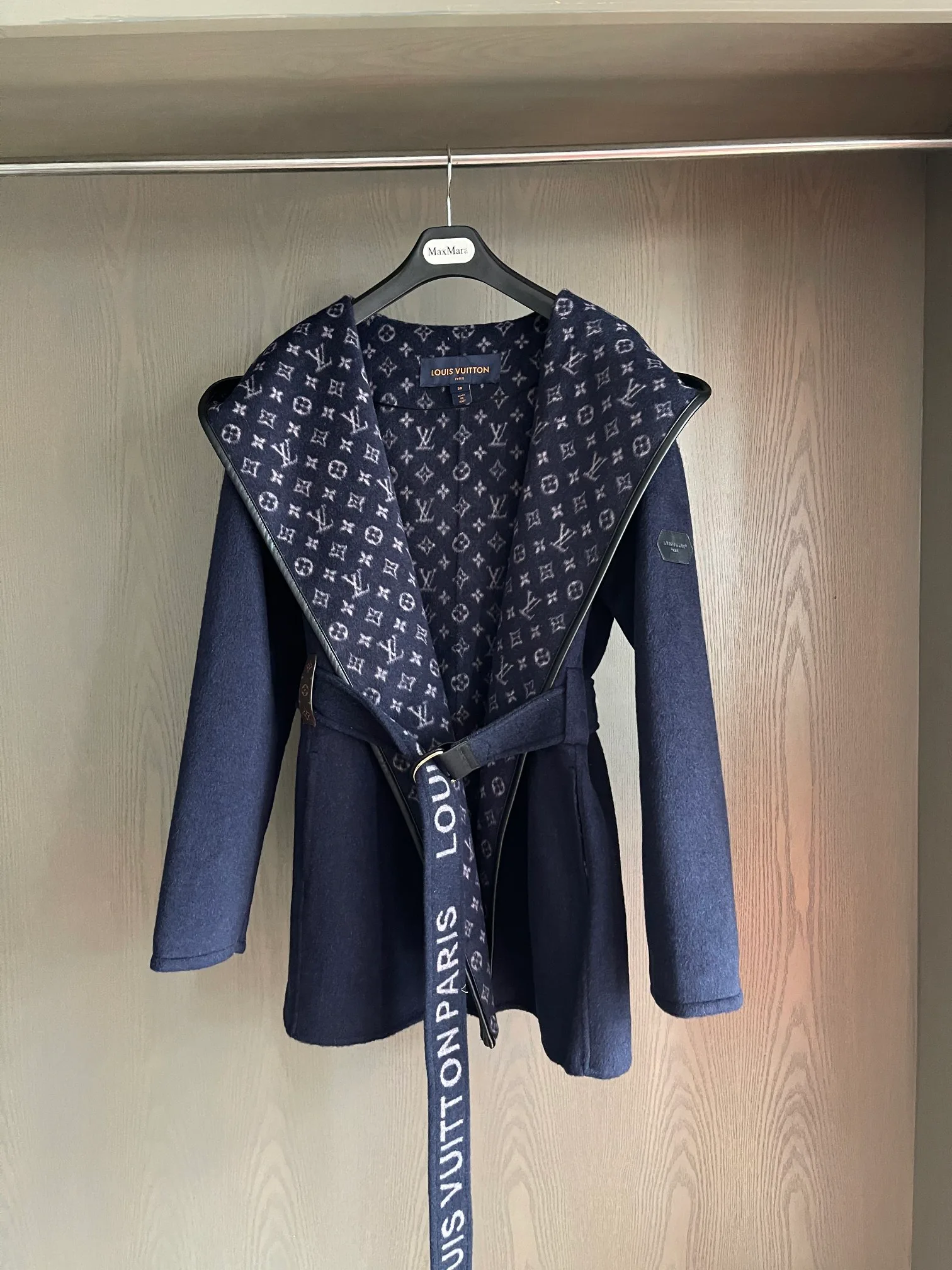 Пальто Женские Louis Vuitton 669744