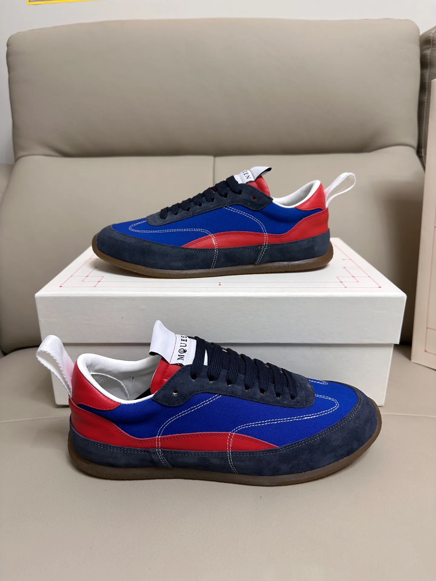 Кроссовки Женские Alexander Mcqueen 18616750