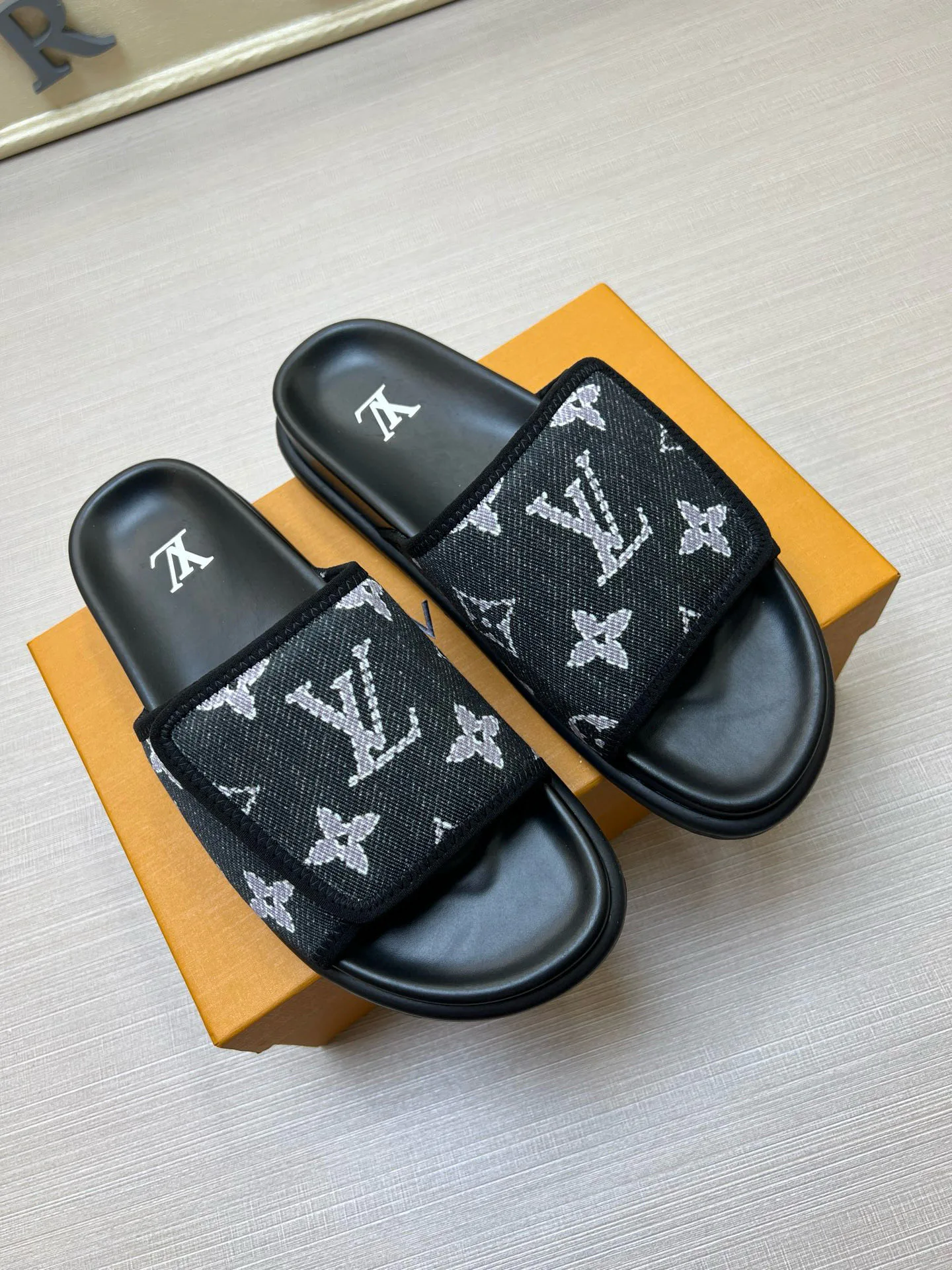 Шлепанцы Мужские Louis Vuitton 1789276