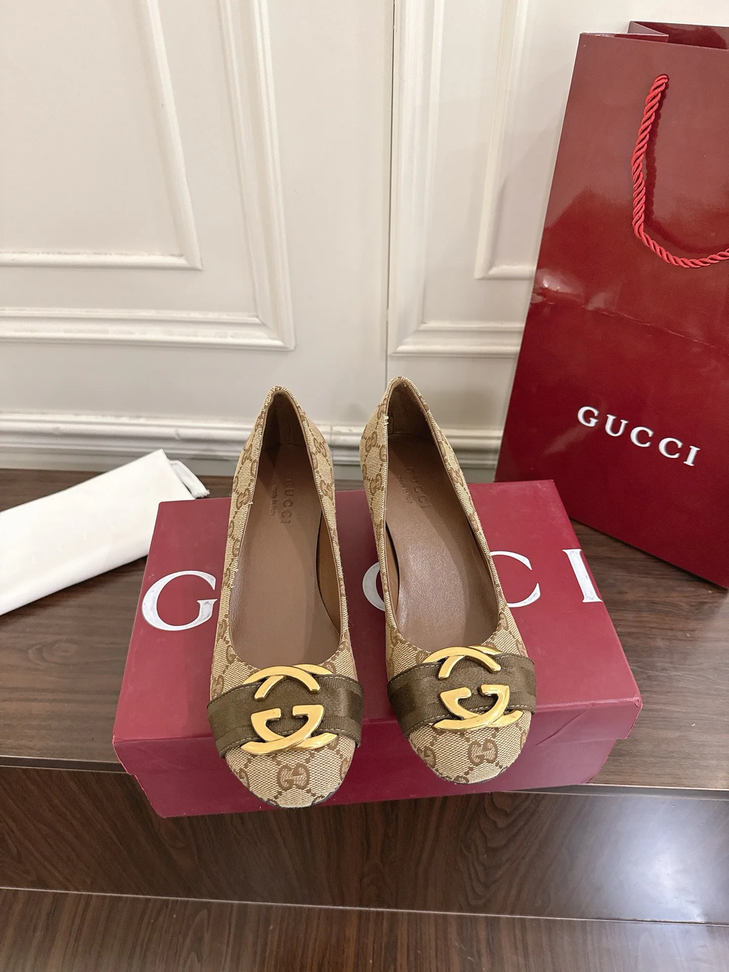 Туфли Женские Gucci 402437