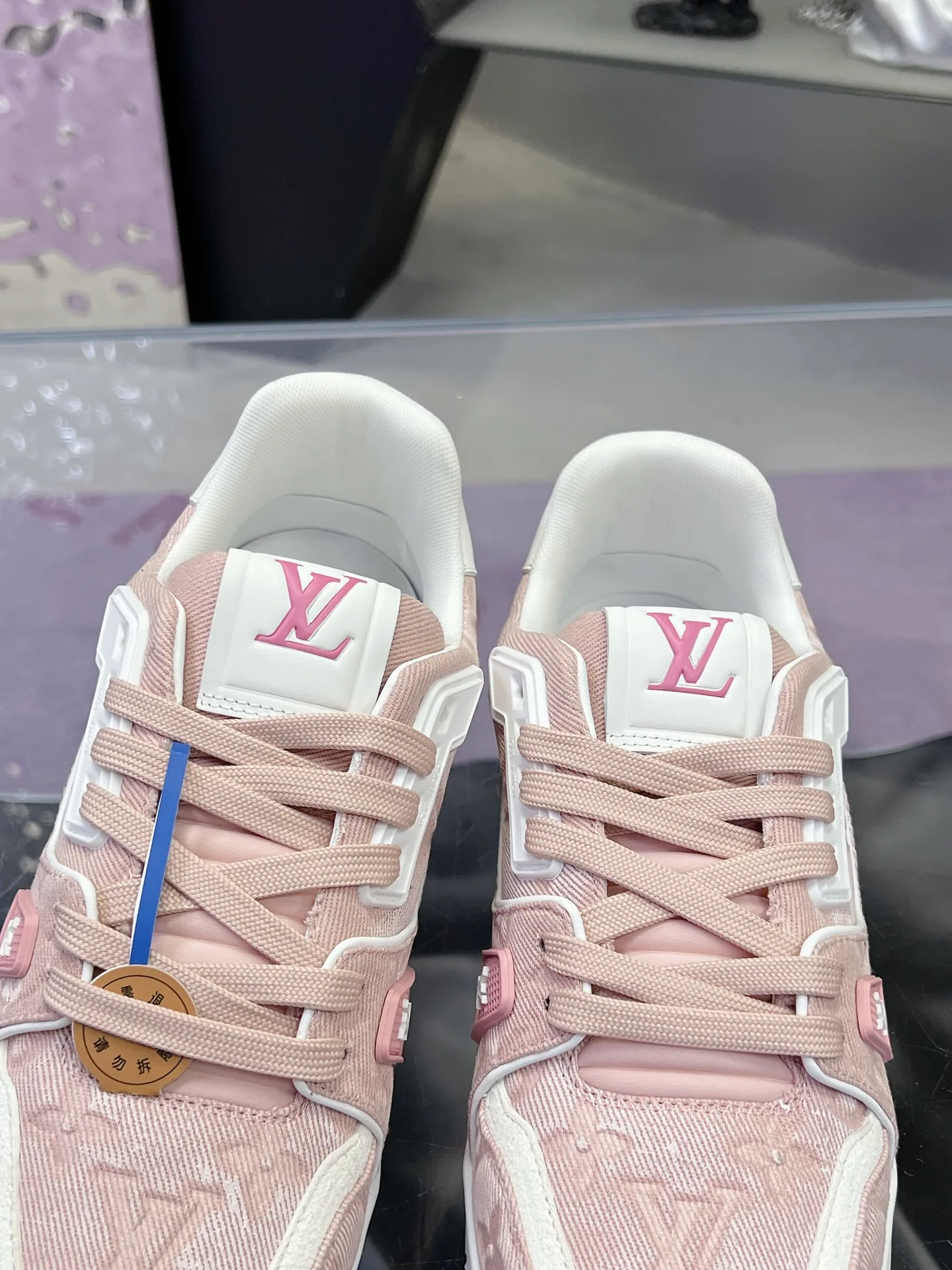 Кроссовки Женские Louis Vuitton 17368595