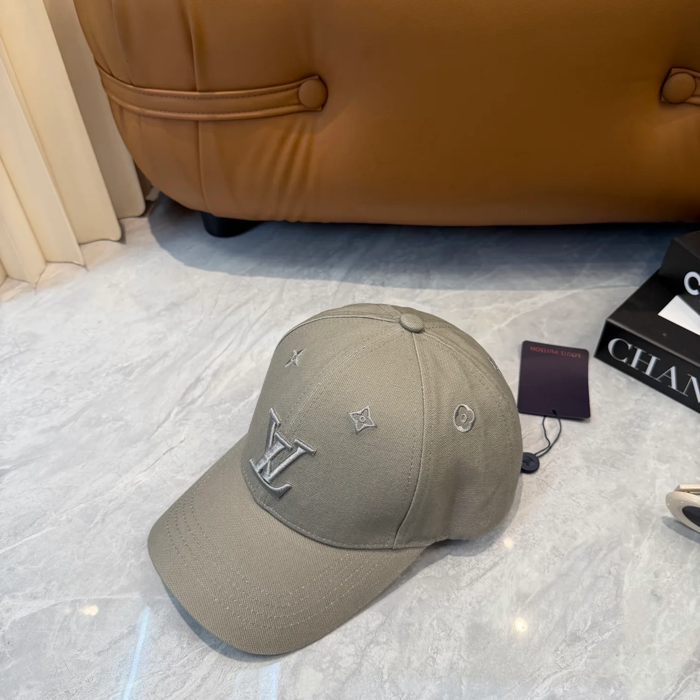 Головные Уборы Louis Vuitton 17467590