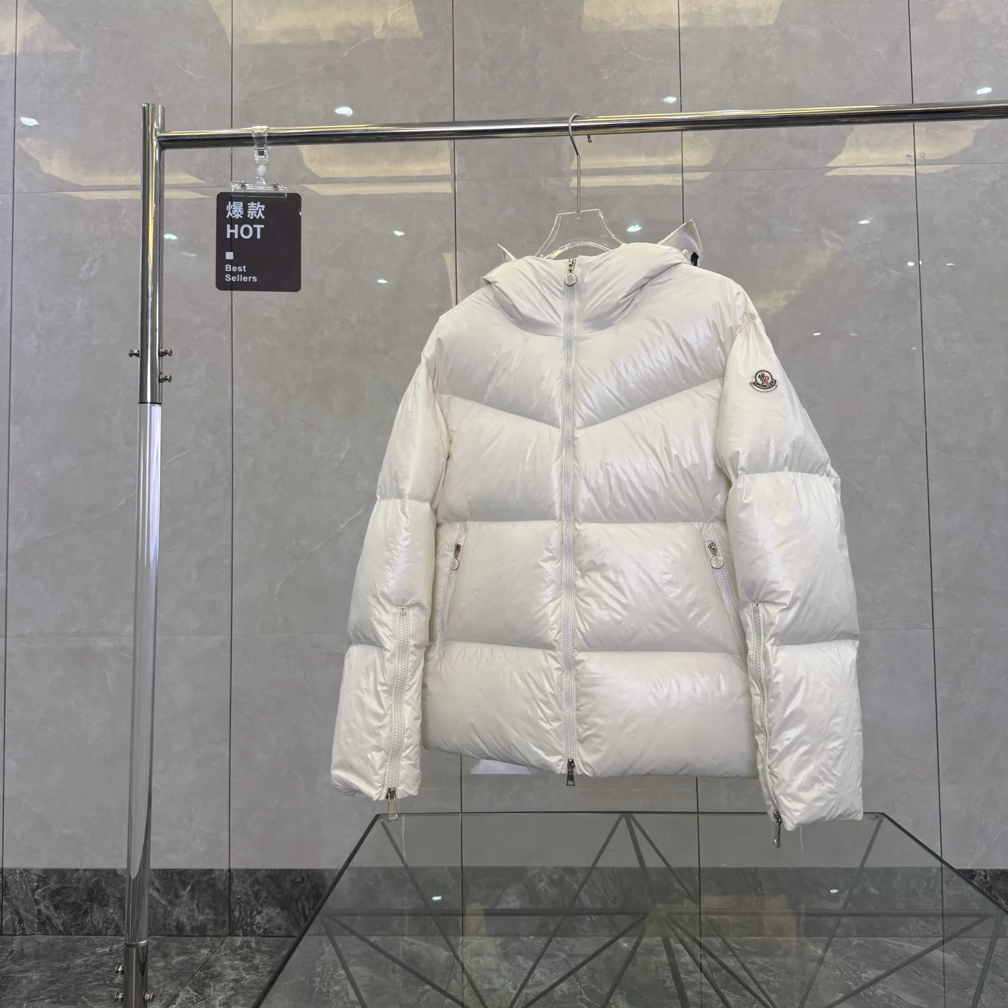 Куртки И Пуховики Женские Moncler 18391717