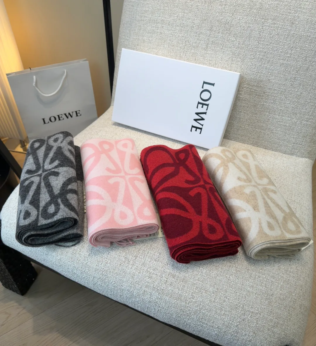 Шарфы Loewe 18449913