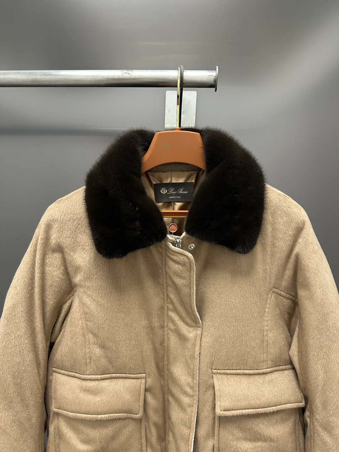 Куртки И Пуховики Женские Loro Piana 18702457