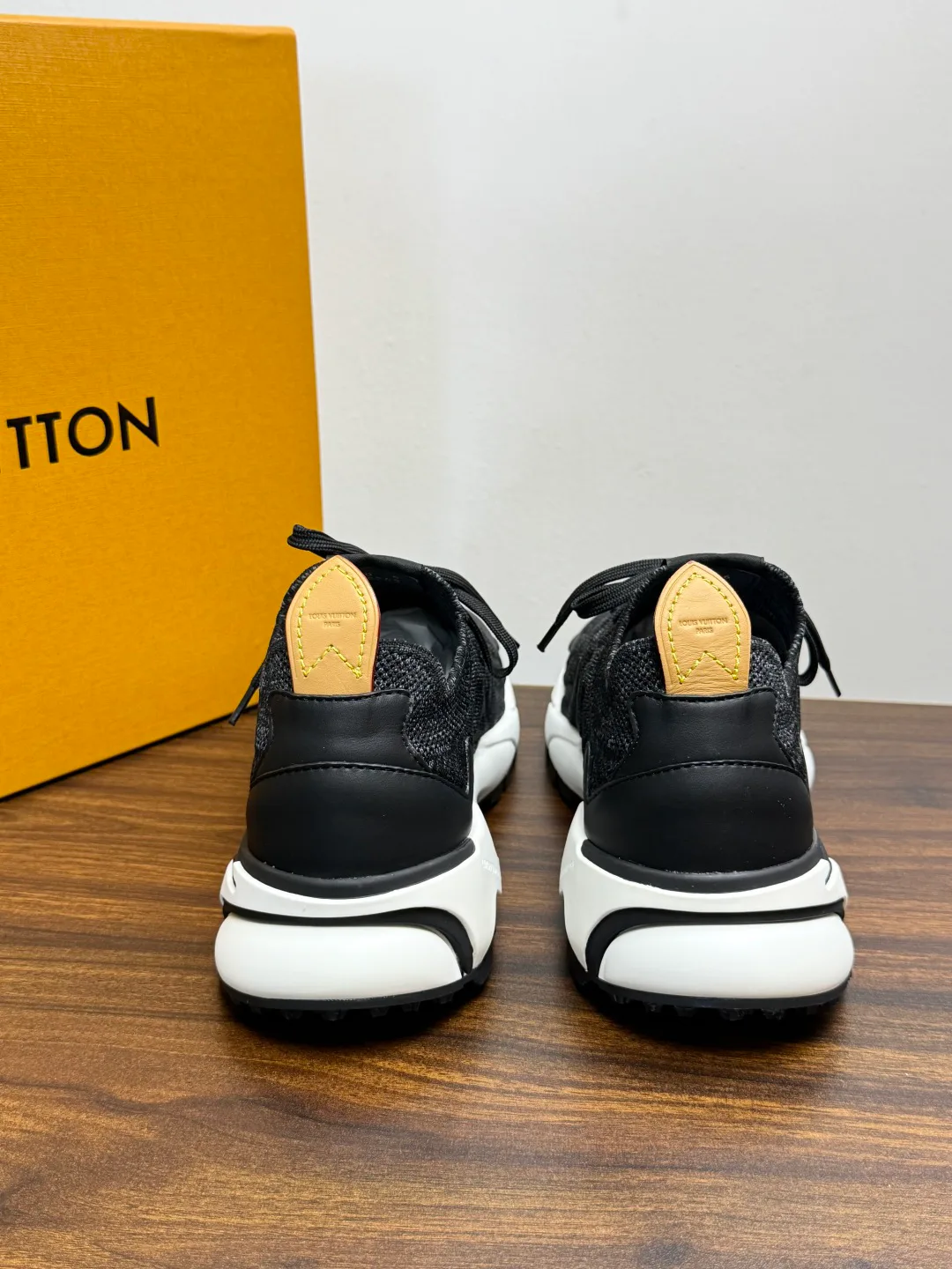 Кроссовки Мужские Louis Vuitton 19089413