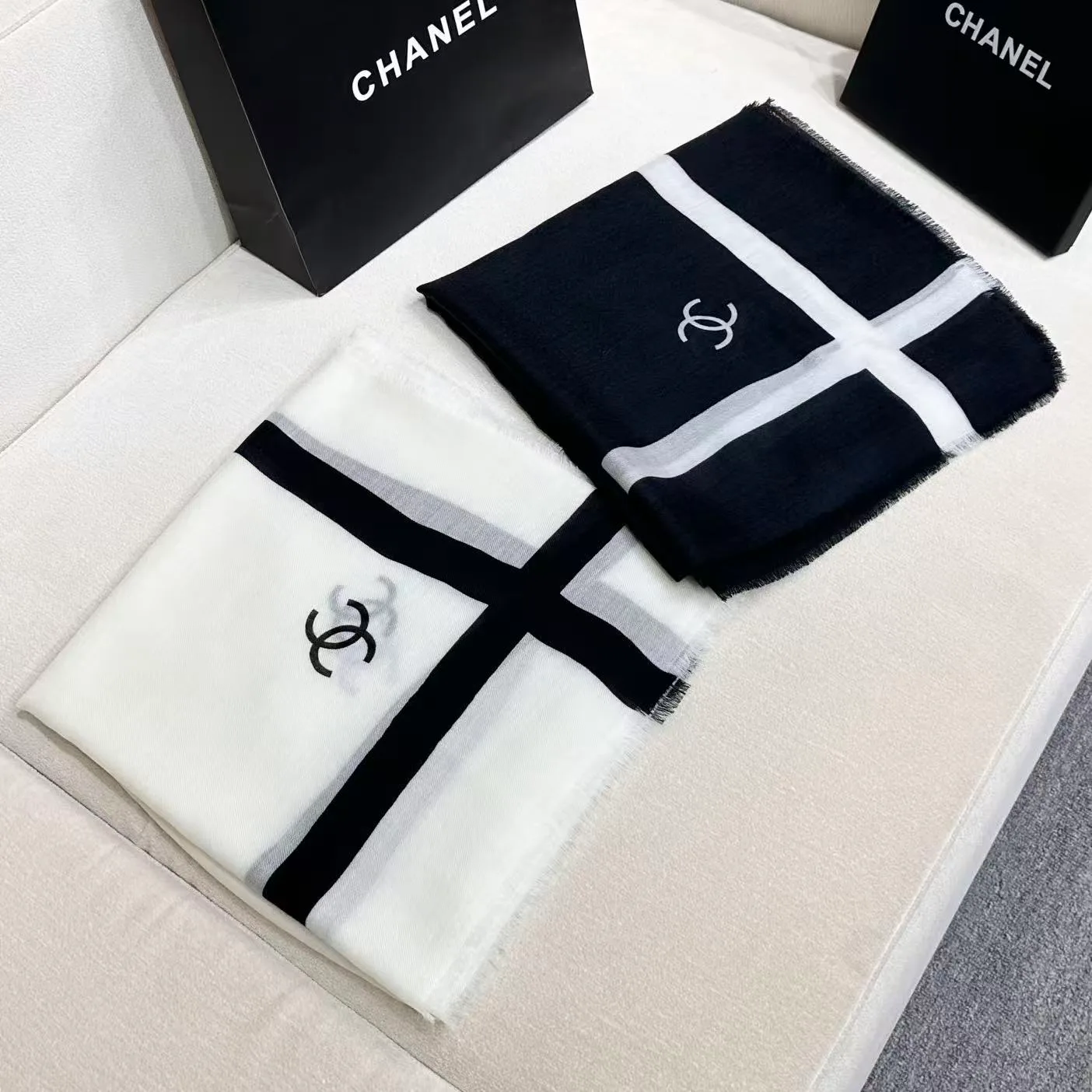 Шарфы Chanel 18571921