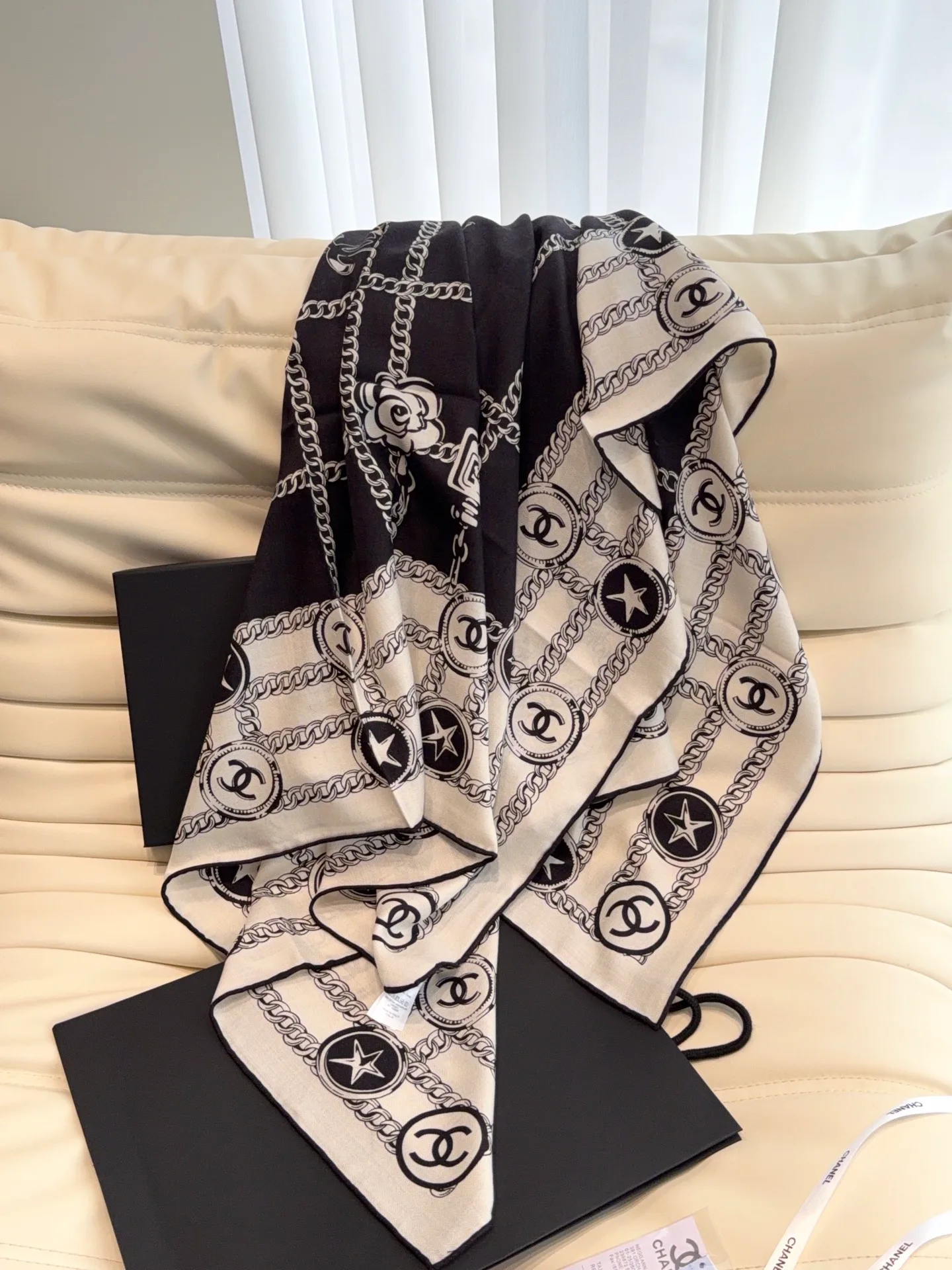 Платки Chanel 18675789