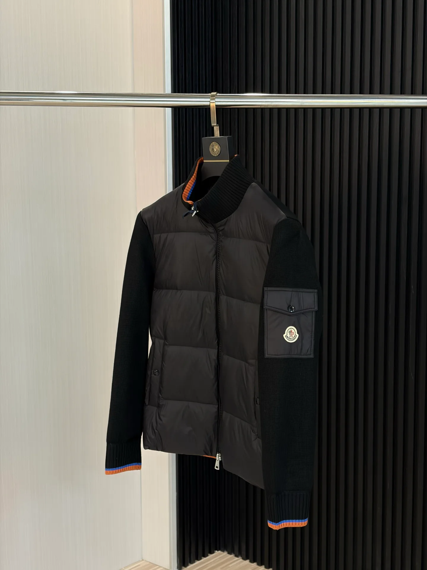 Куртки И Пуховики Мужские Moncler 18218455