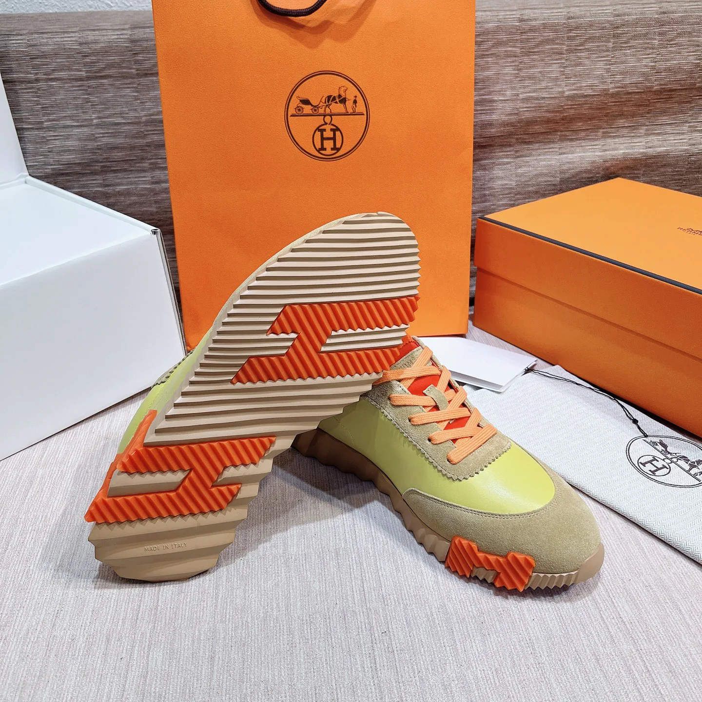 Кроссовки Женские Hermes 17749548