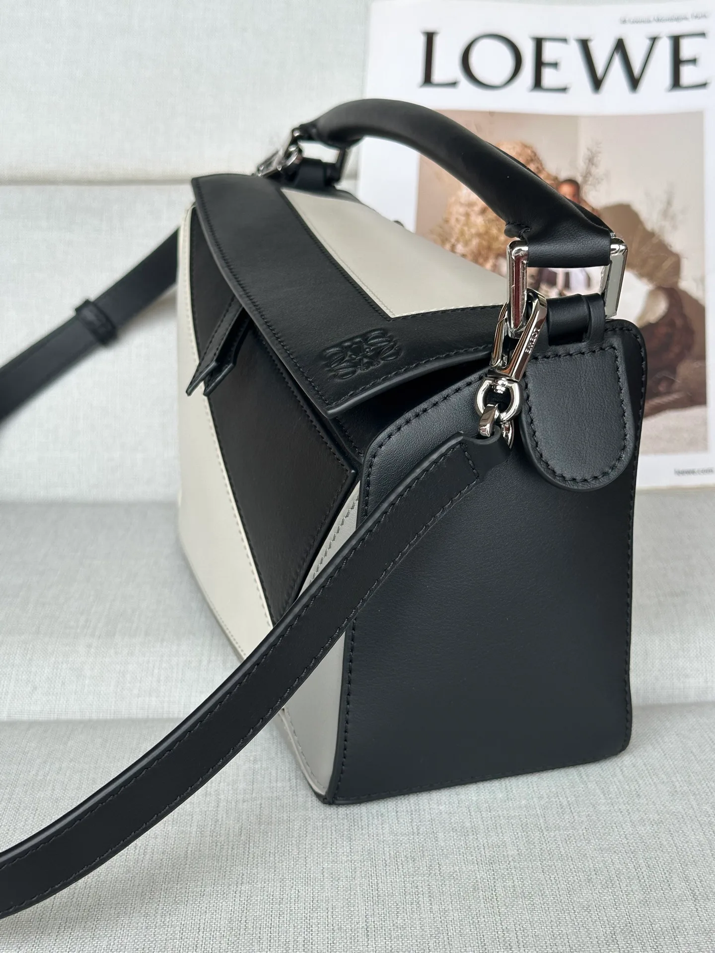 Классические Сумки Женские Loewe 1889727