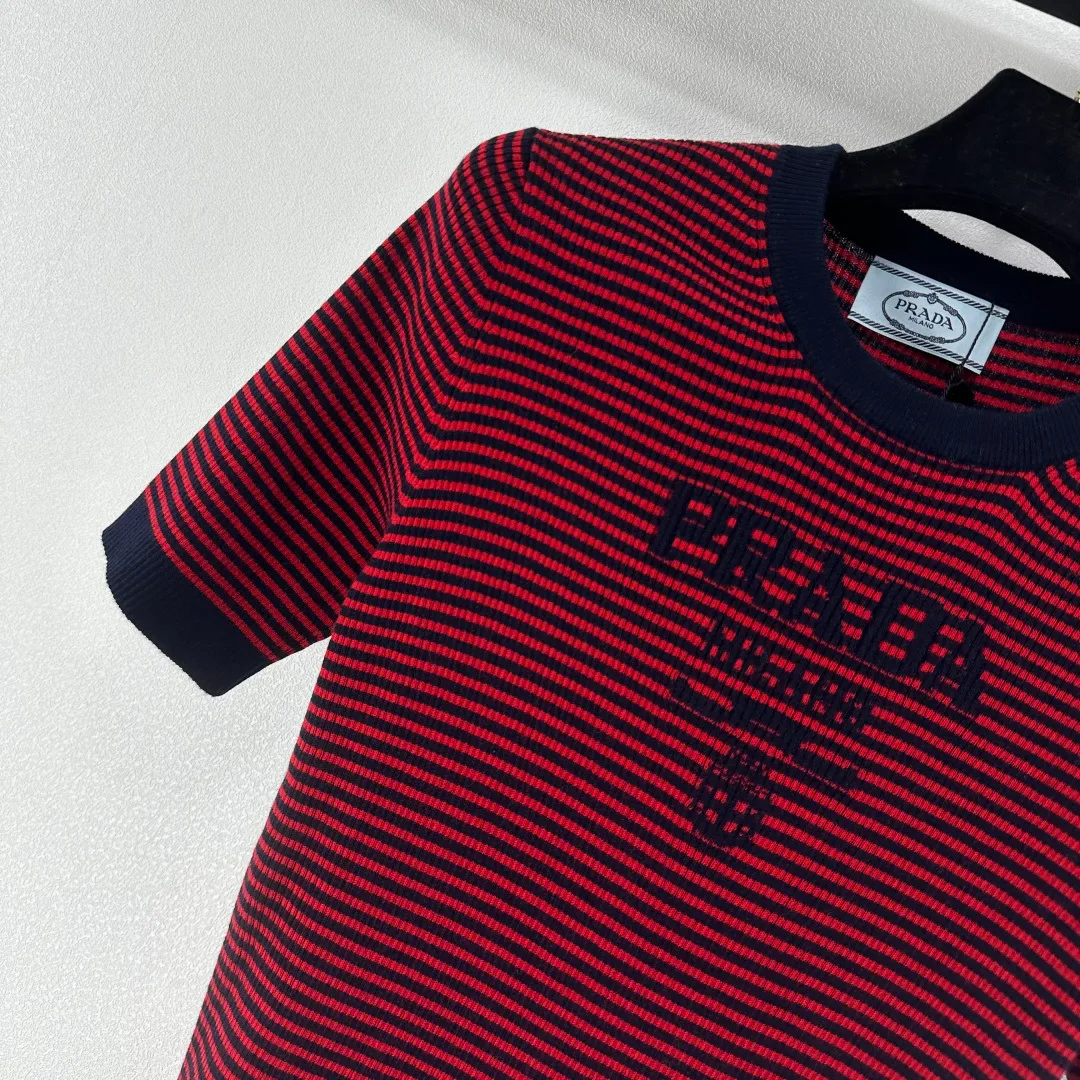 Футболки Женские Prada 13101447