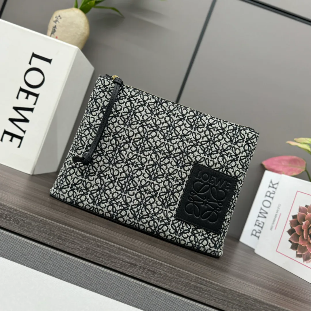 Клатчи Женские Loewe 18116452