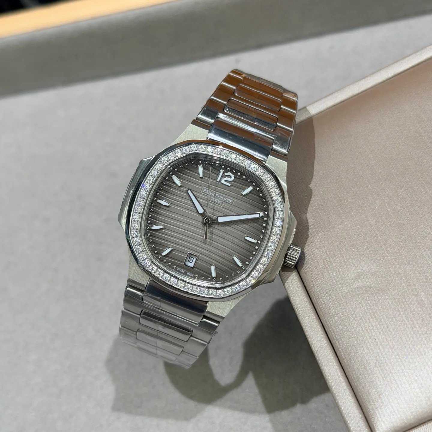 Часы Женские Patek Philippe 17870337
