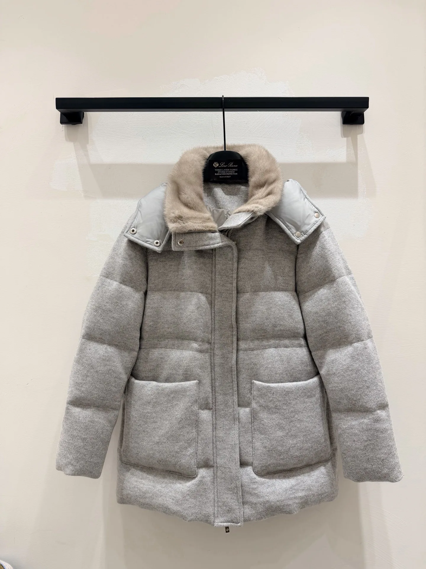 Куртки И Пуховики Женские Loro Piana 19541104