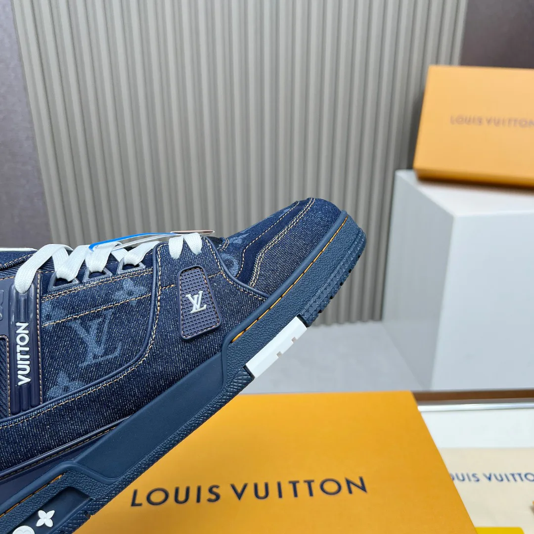 Кроссовки Женские Louis Vuitton 11707397