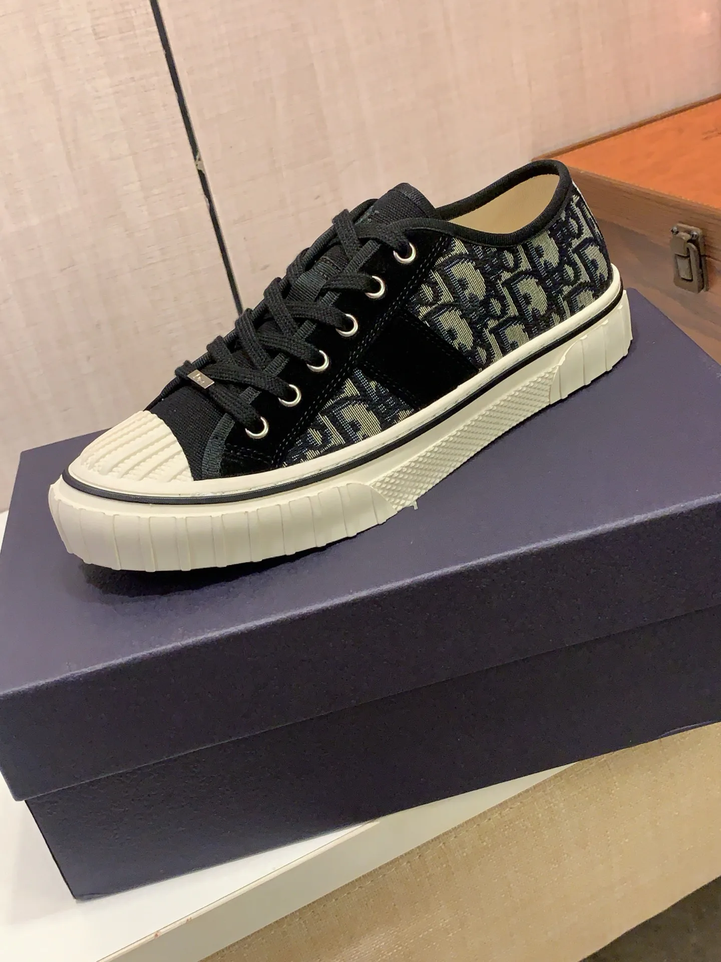 Кроссовки Мужские Christian Dior 18247723