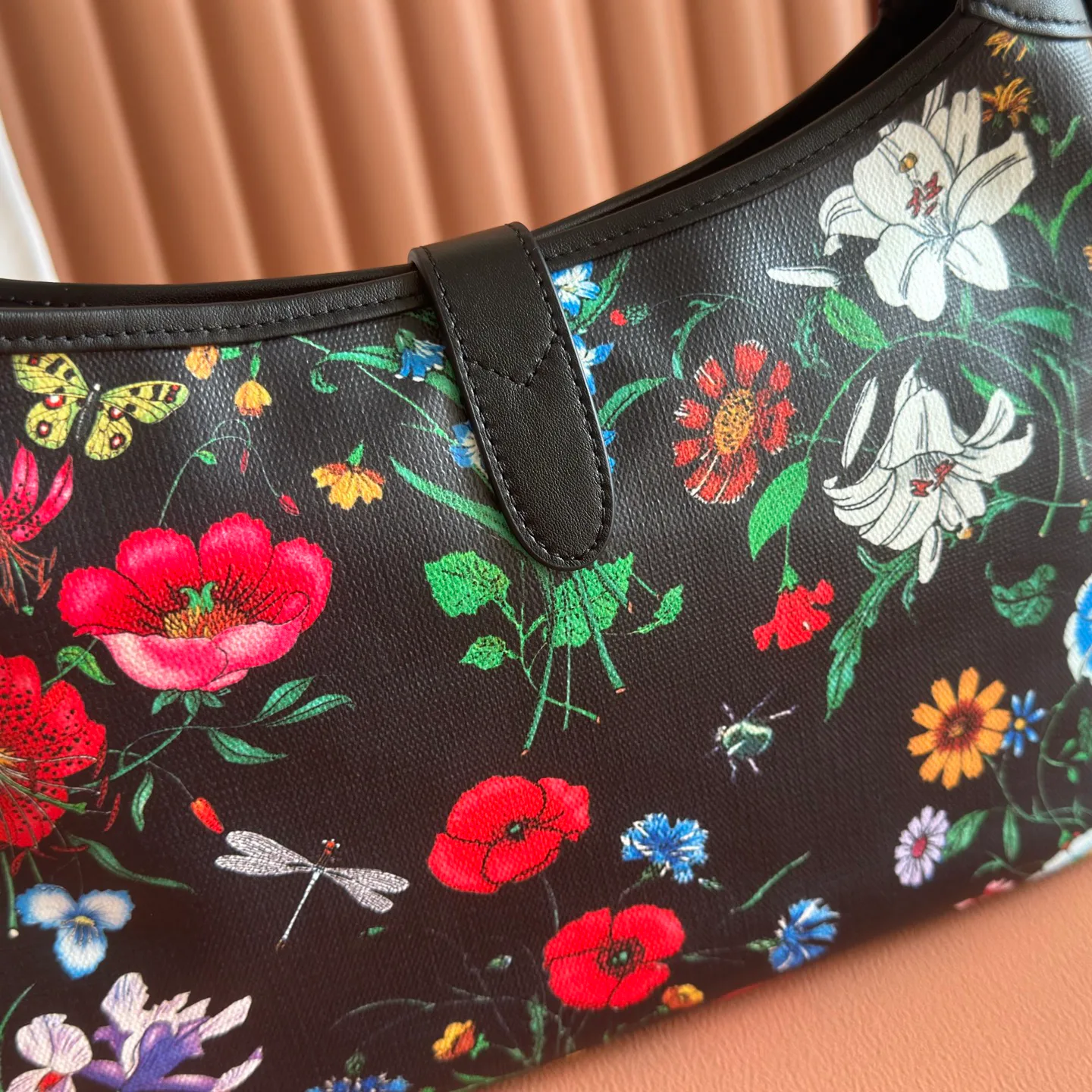 Классические Сумки Женские Gucci 18148086