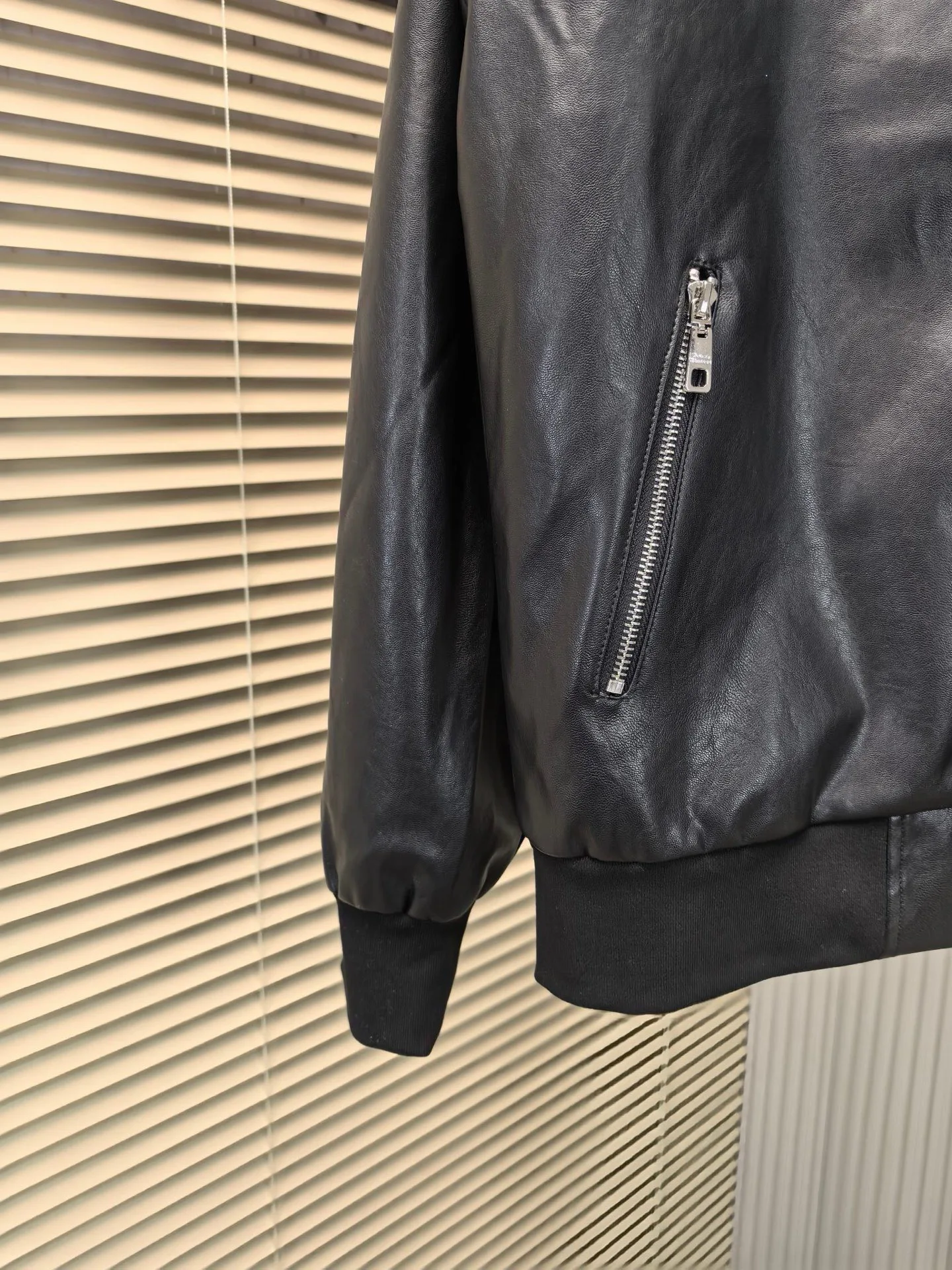 Кожаные Куртки И Дублёнки Мужские Dolce & Gabbana 11411443