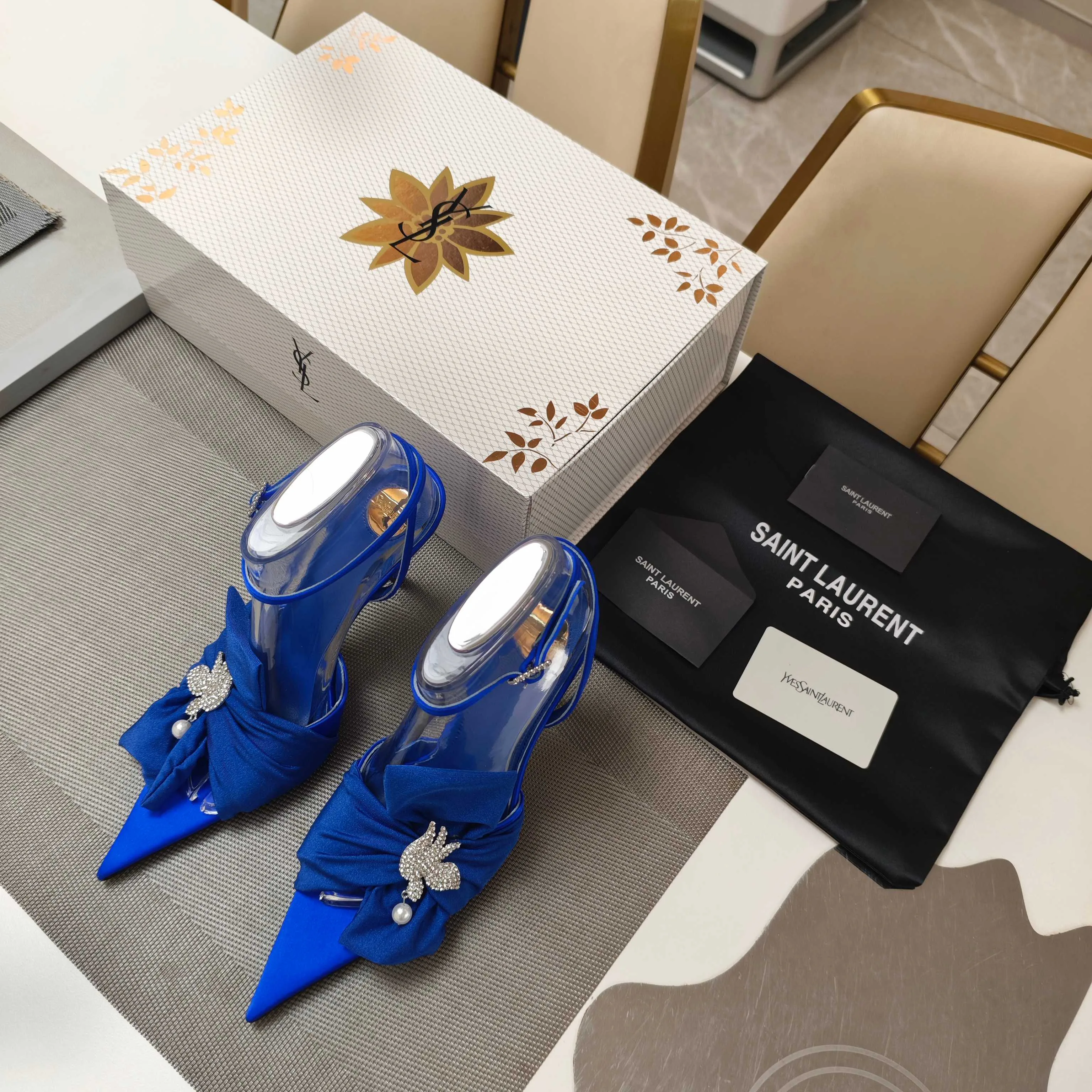 Босоножки Женские Saint Laurent 11490773