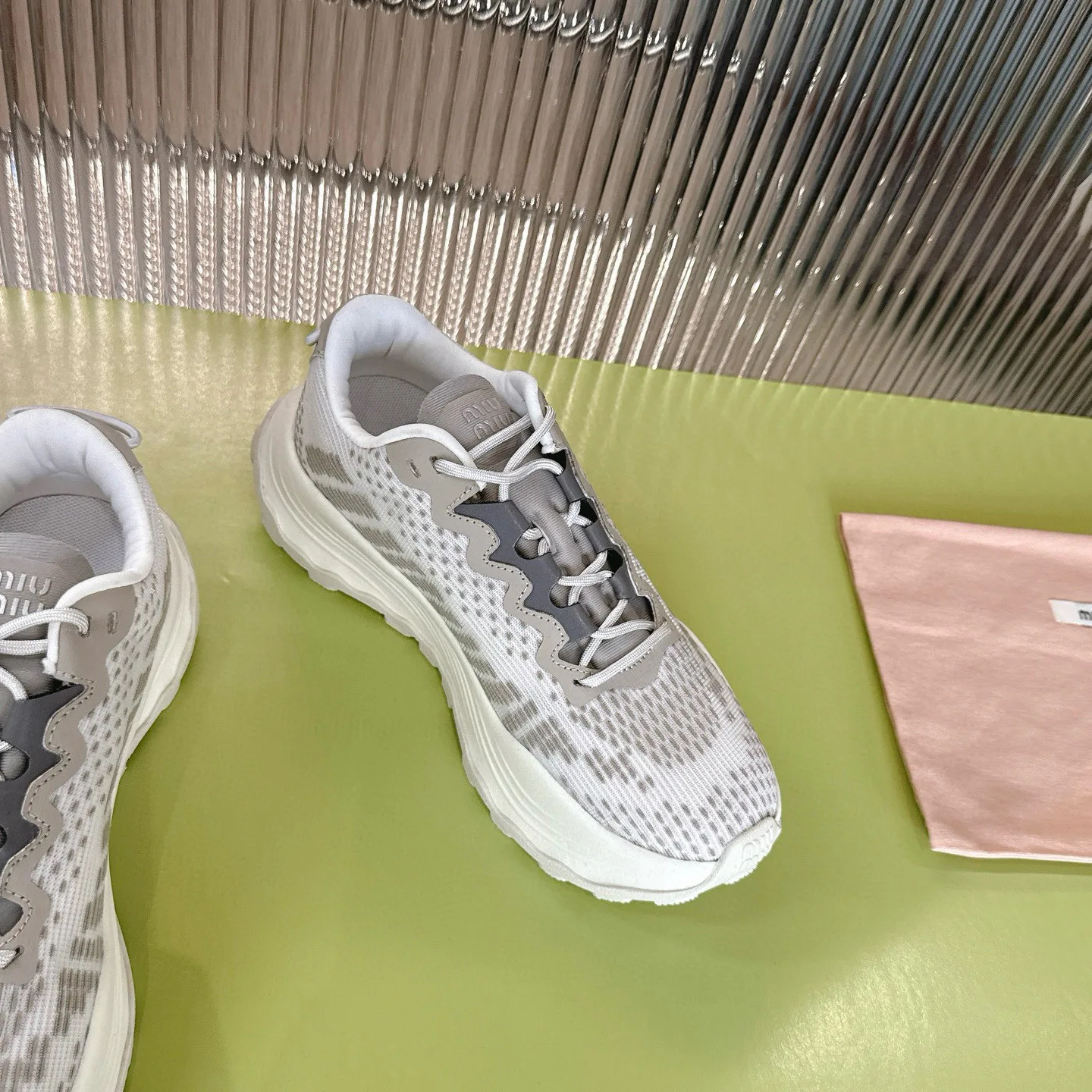 Кроссовки Женские Miu Miu 109604