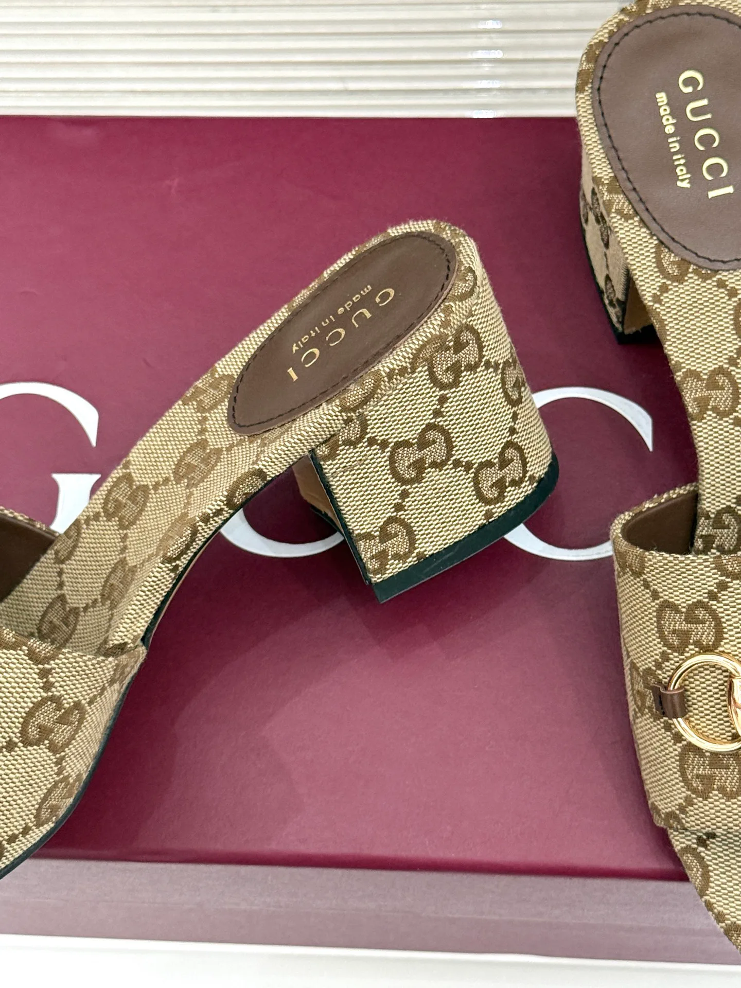 Босоножки Женские Gucci 11733682