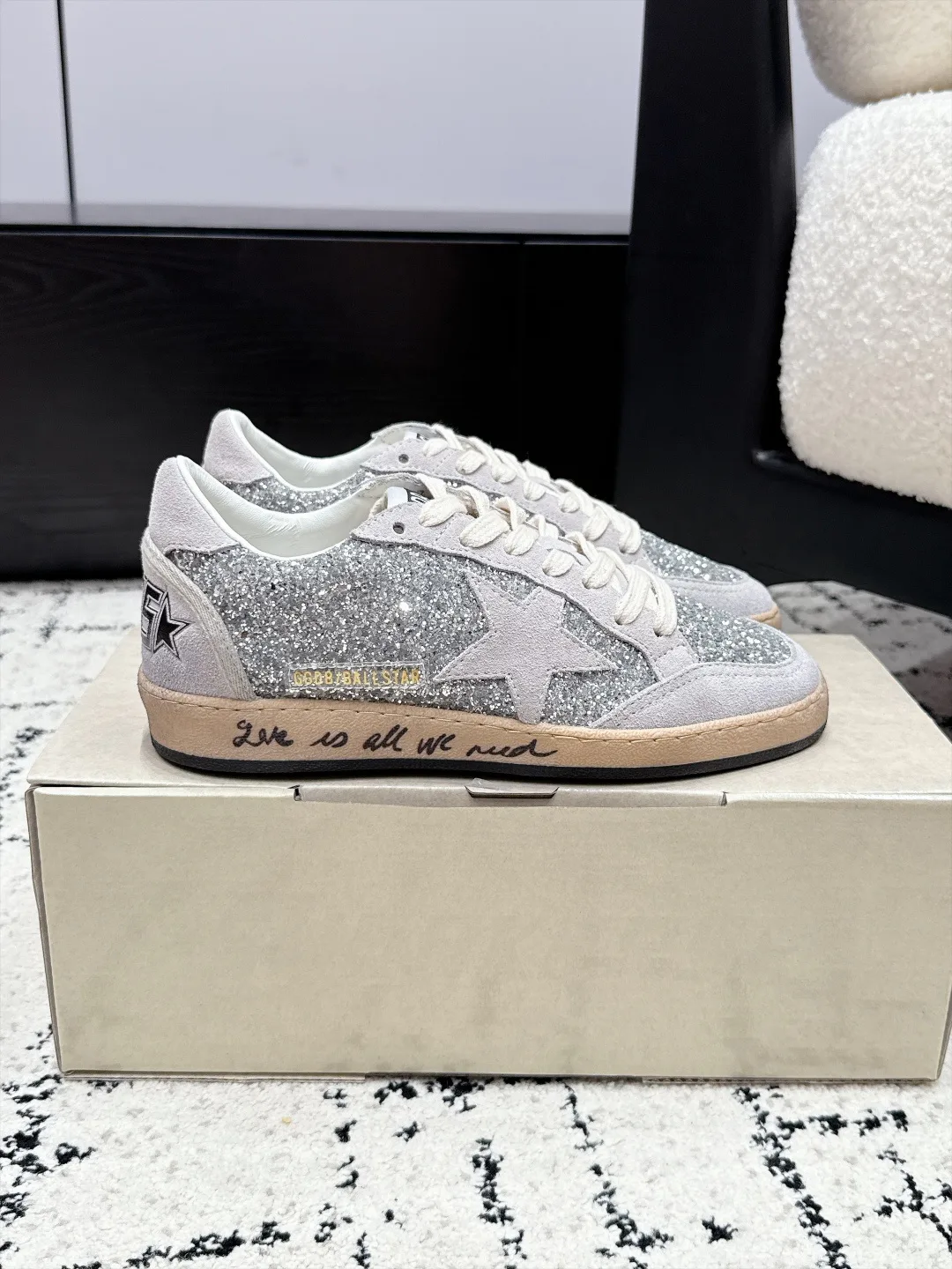 Кроссовки Женские Golden Goose 19405578