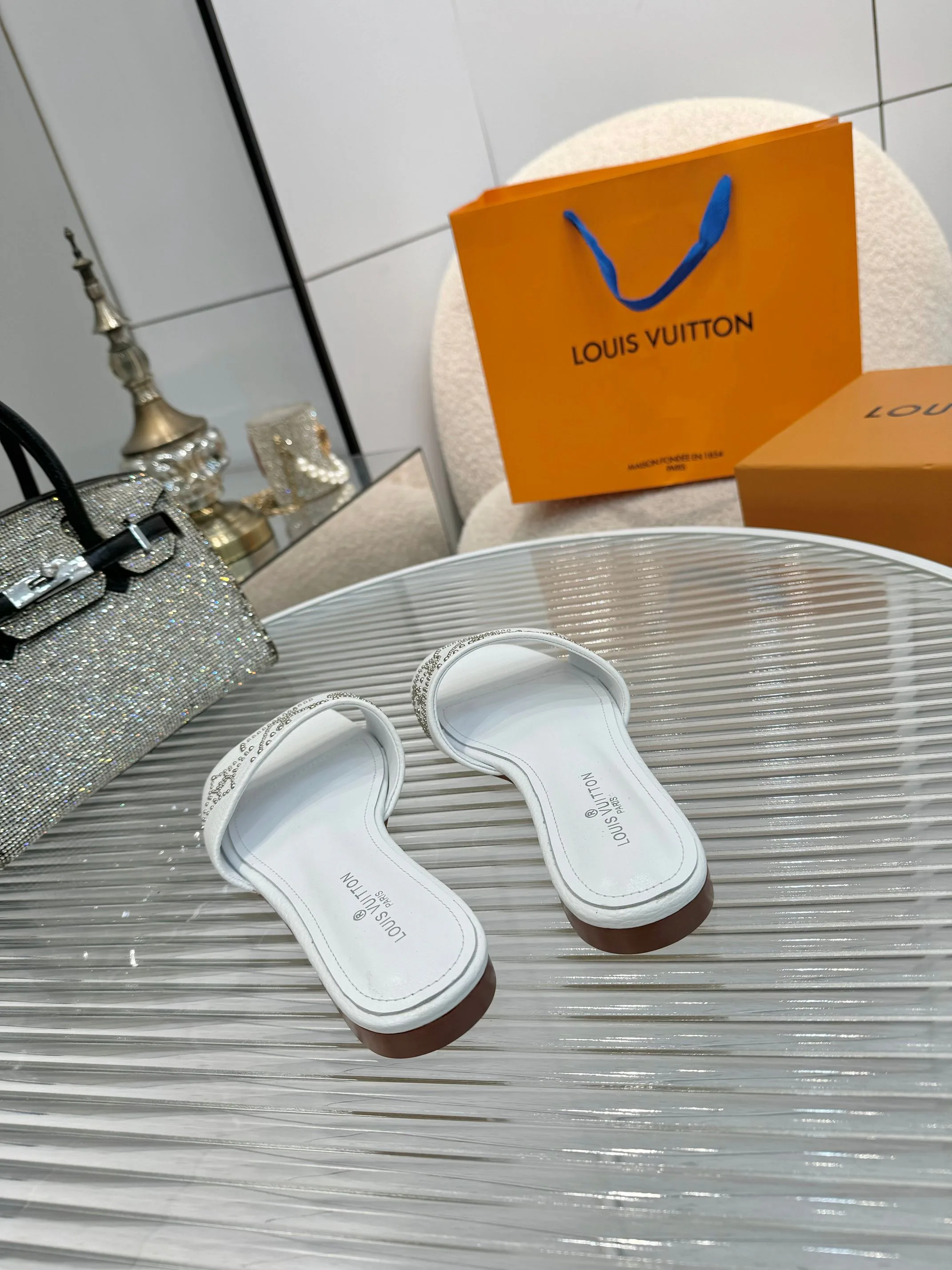 Шлепанцы Женские Louis Vuitton 25916