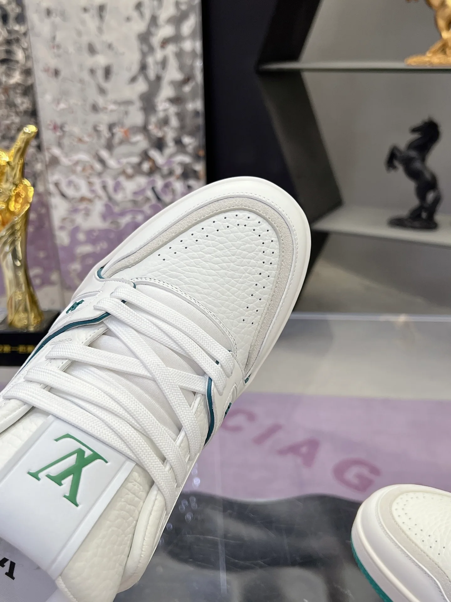 Кроссовки Женские Louis Vuitton 17635607