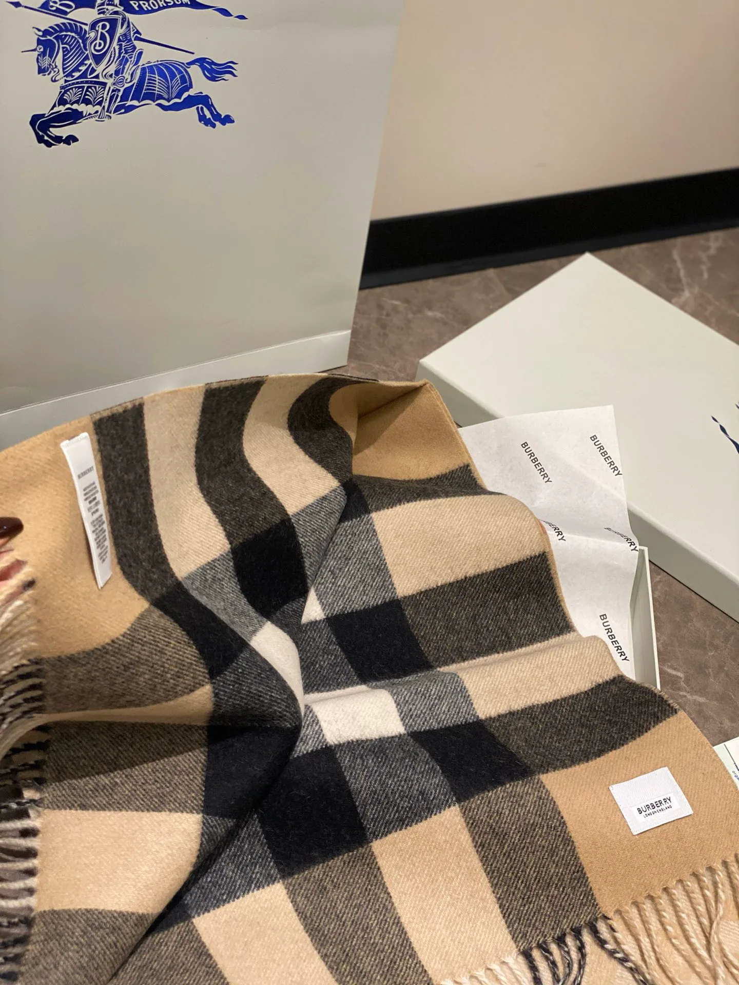 Шарфы Burberry 436077