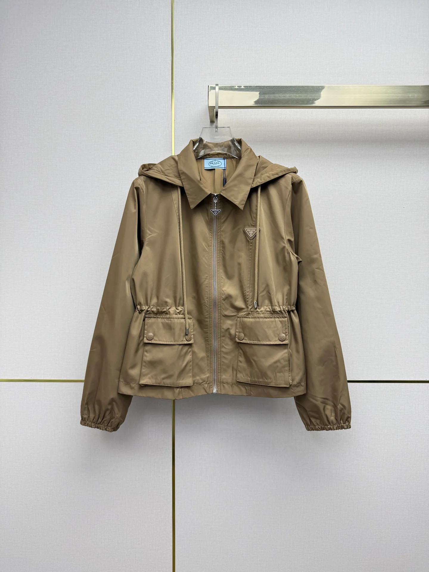 Куртки И Пуховики Женские Prada 17908349
